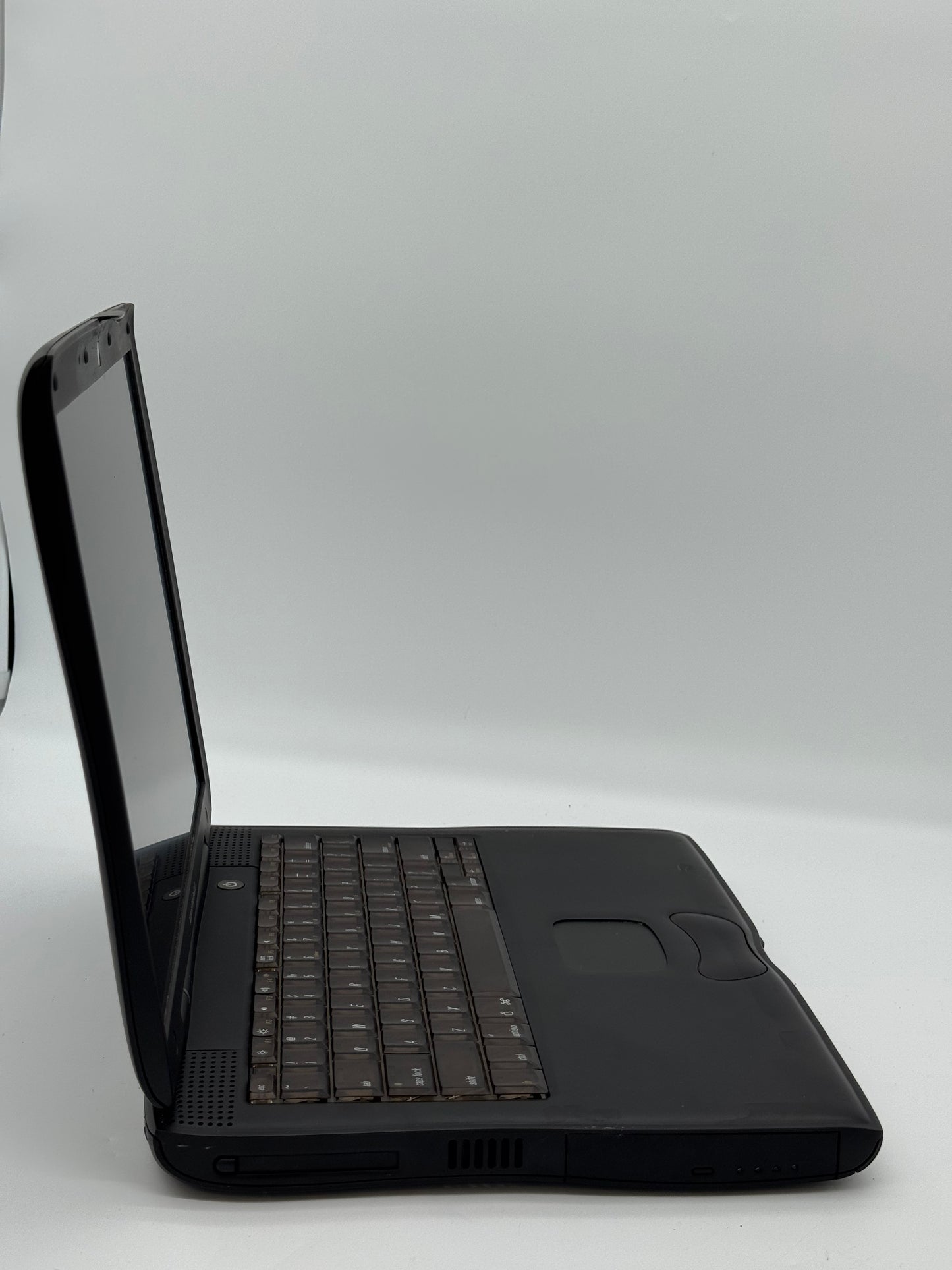 Macintosh Powerbook G3 64GB Intel Itanium 14-inch Laptop - AS IS (Broken, Black)