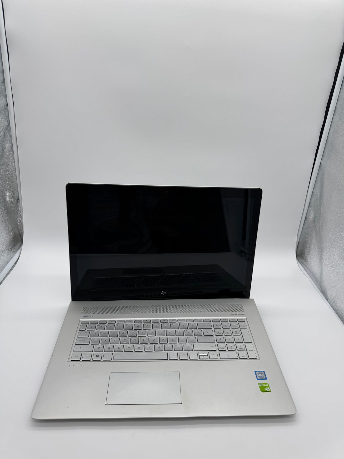 HP ENVY 17-ae1xx Laptop Core i7 1TB Gray (Broken)