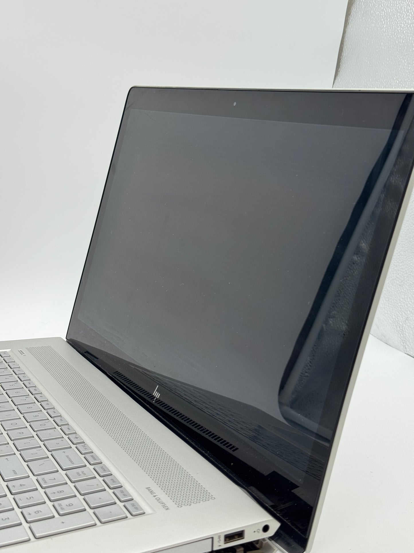HP ENVY 17-ae1xx Laptop Core i7 1TB Gray (Broken)