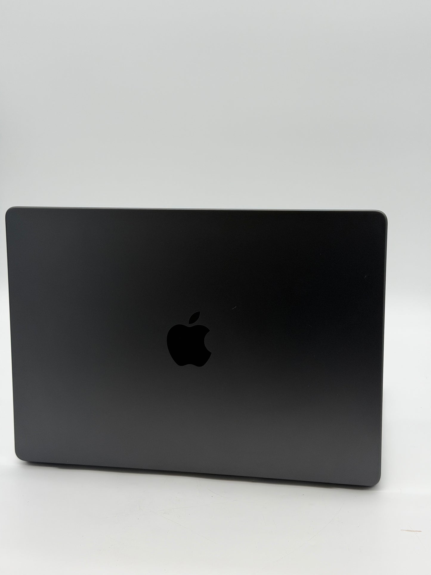 2023 Apple MacBook Pro 14" M3 Pro 14C GPU 4.0GHz 18GB RAM 512GB SSD A2992