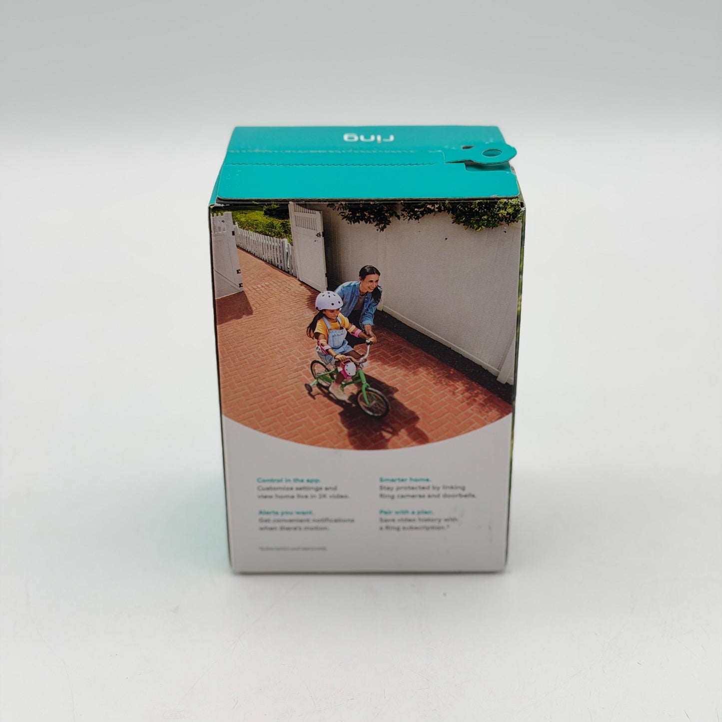Ring Outdoor Cam Plus 2K Smart Security Camera Battery White - NEW
