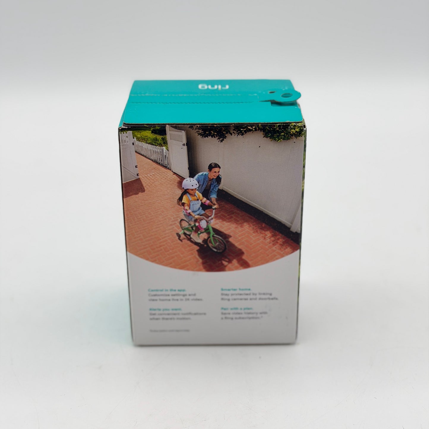 Ring Outdoor Cam Plus 2K Smart Security Camera Battery White - NEW
