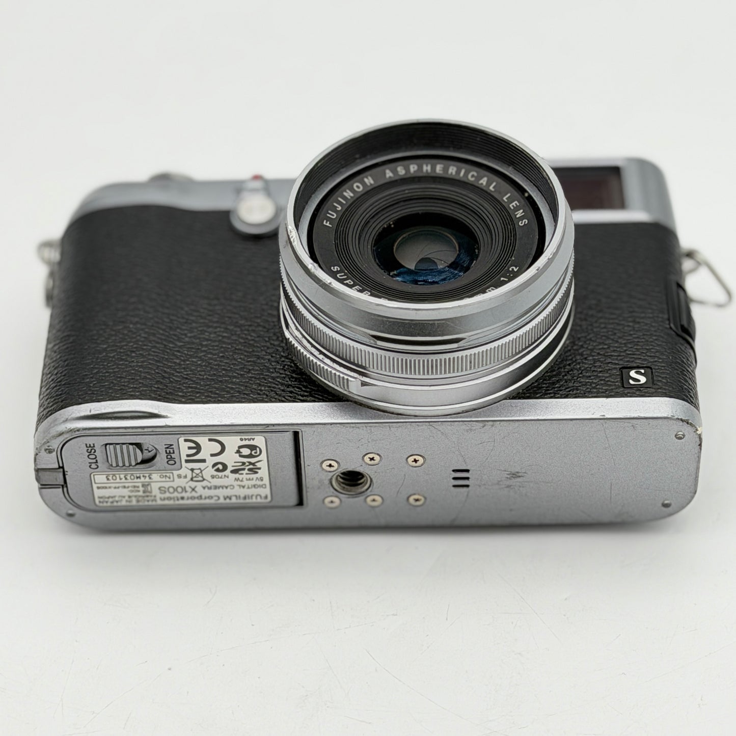 Fujifilm X100S 16.3MP Custom Color Camera - Tested SN 34M03103 NO CHARGER