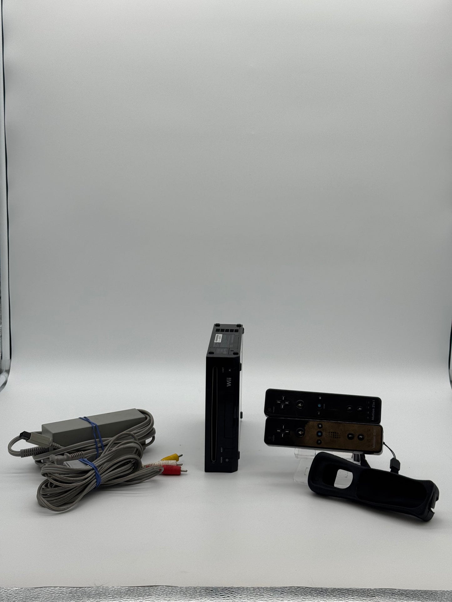 Nintendo Wii RVL-001 2006 Black Video Game System