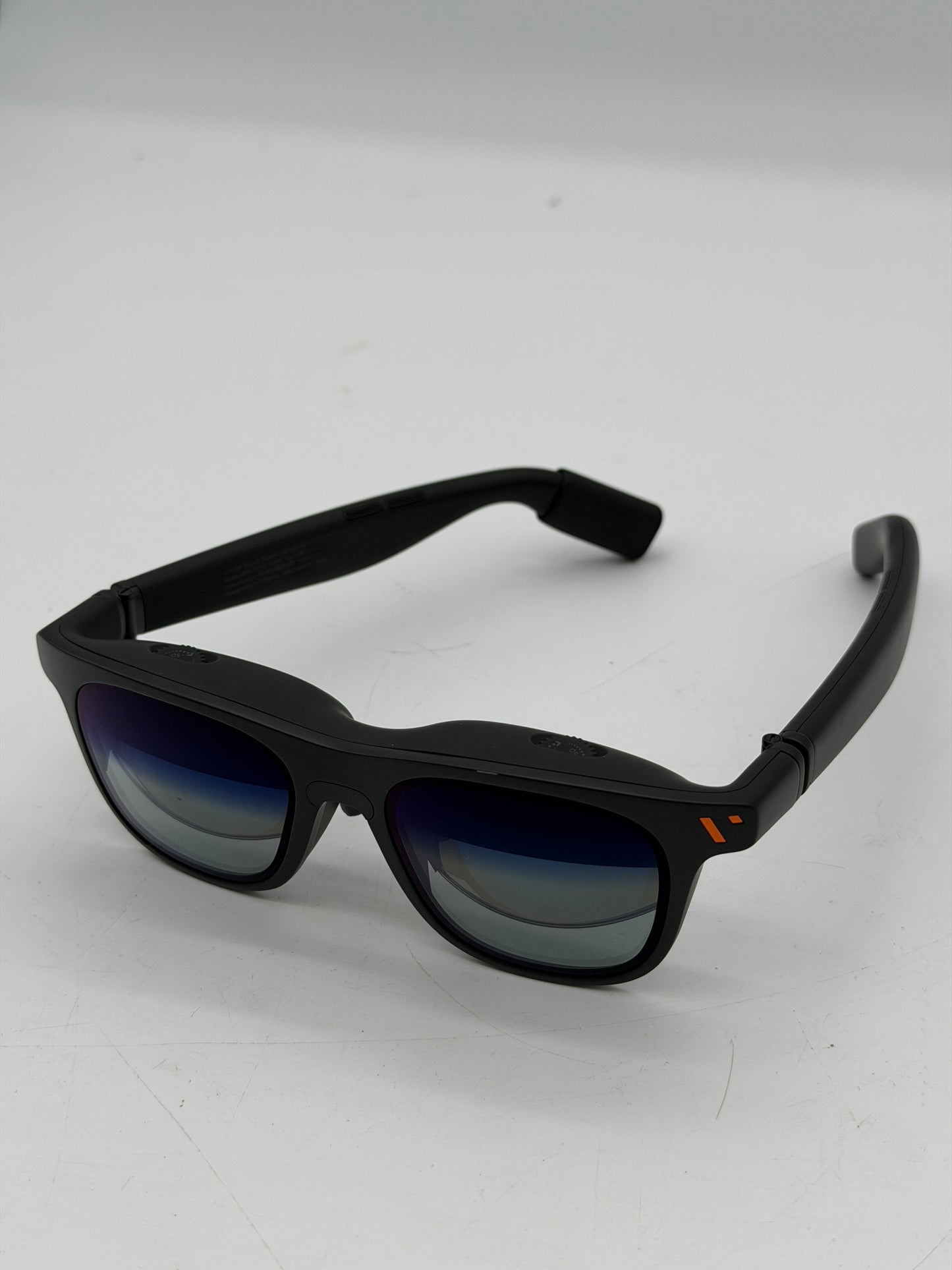 Virtue PRO XR/AR Glasses - 135” 120Hz 1000Nits with charging adapter