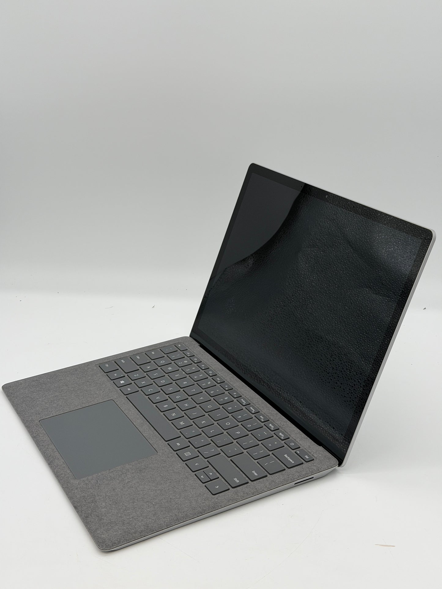 Microsoft Surface Laptop 4 13.5" AMD Ryzen 5 @4.00GHz 8GB RAM 128GB SSD
