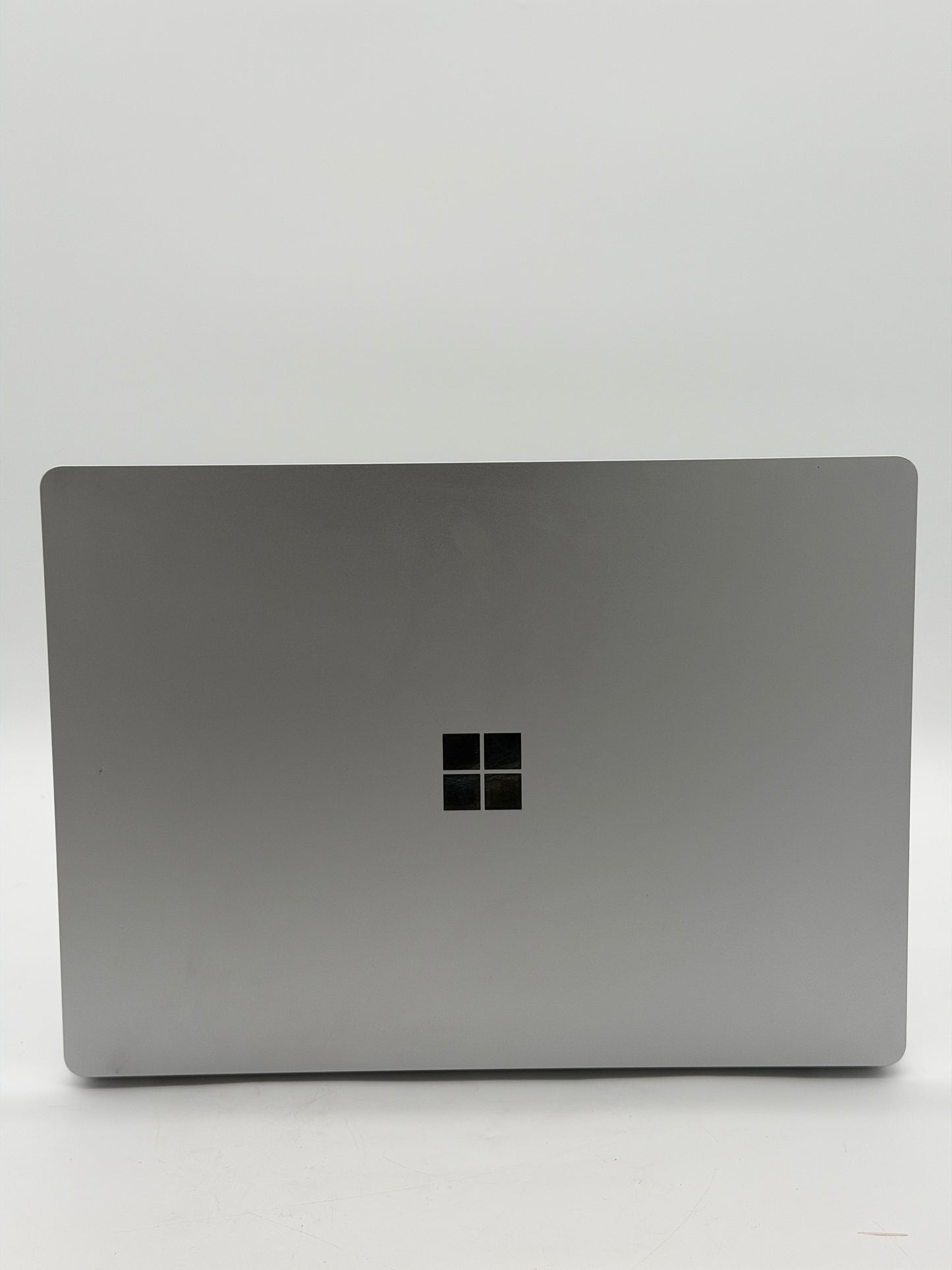 Microsoft Surface Laptop 4 13.5" AMD Ryzen 5 @4.00GHz 8GB RAM 128GB SSD