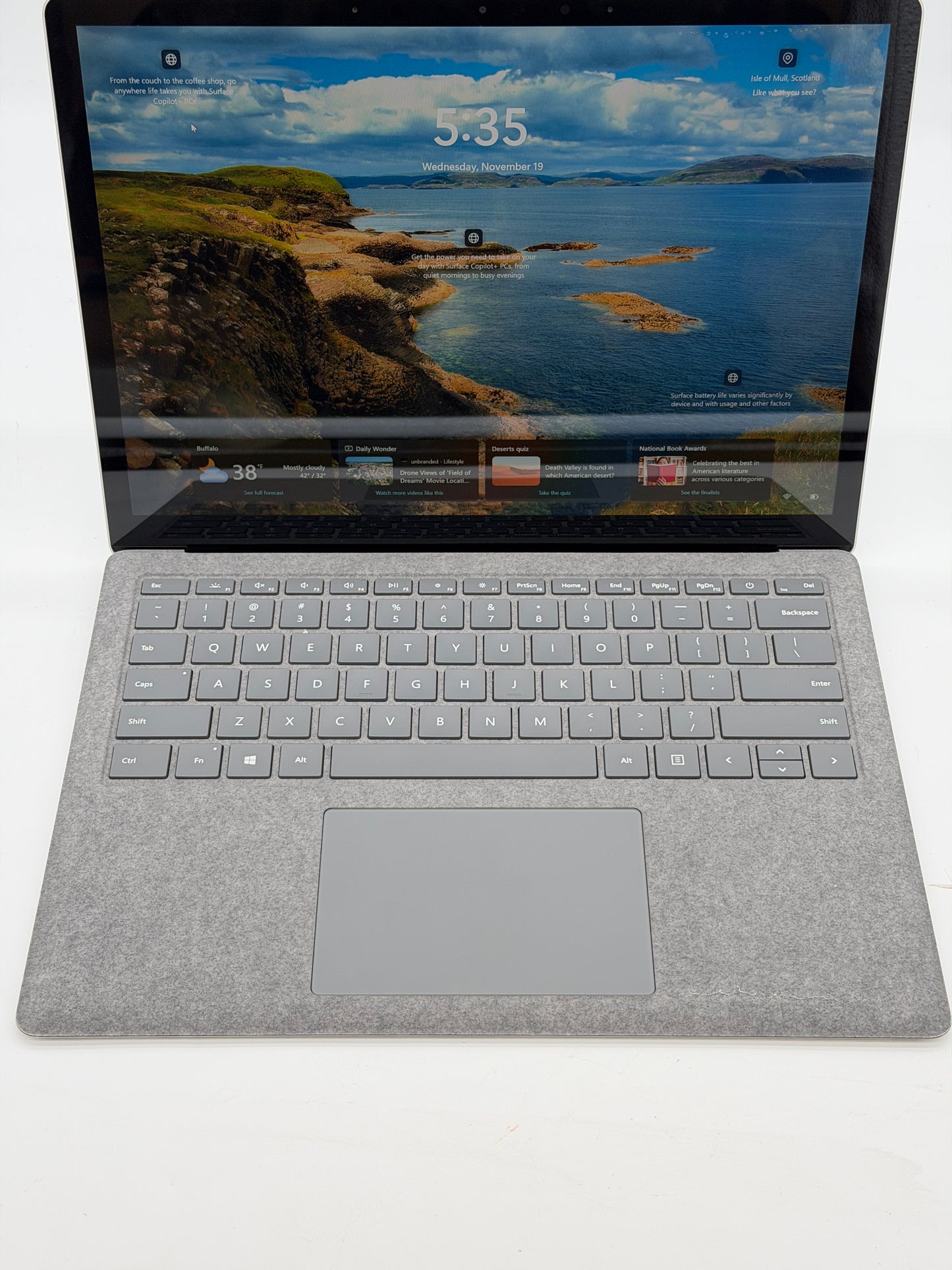 Microsoft Surface Laptop 4 13.5" AMD Ryzen 5 @4.00GHz 8GB RAM 128GB SSD