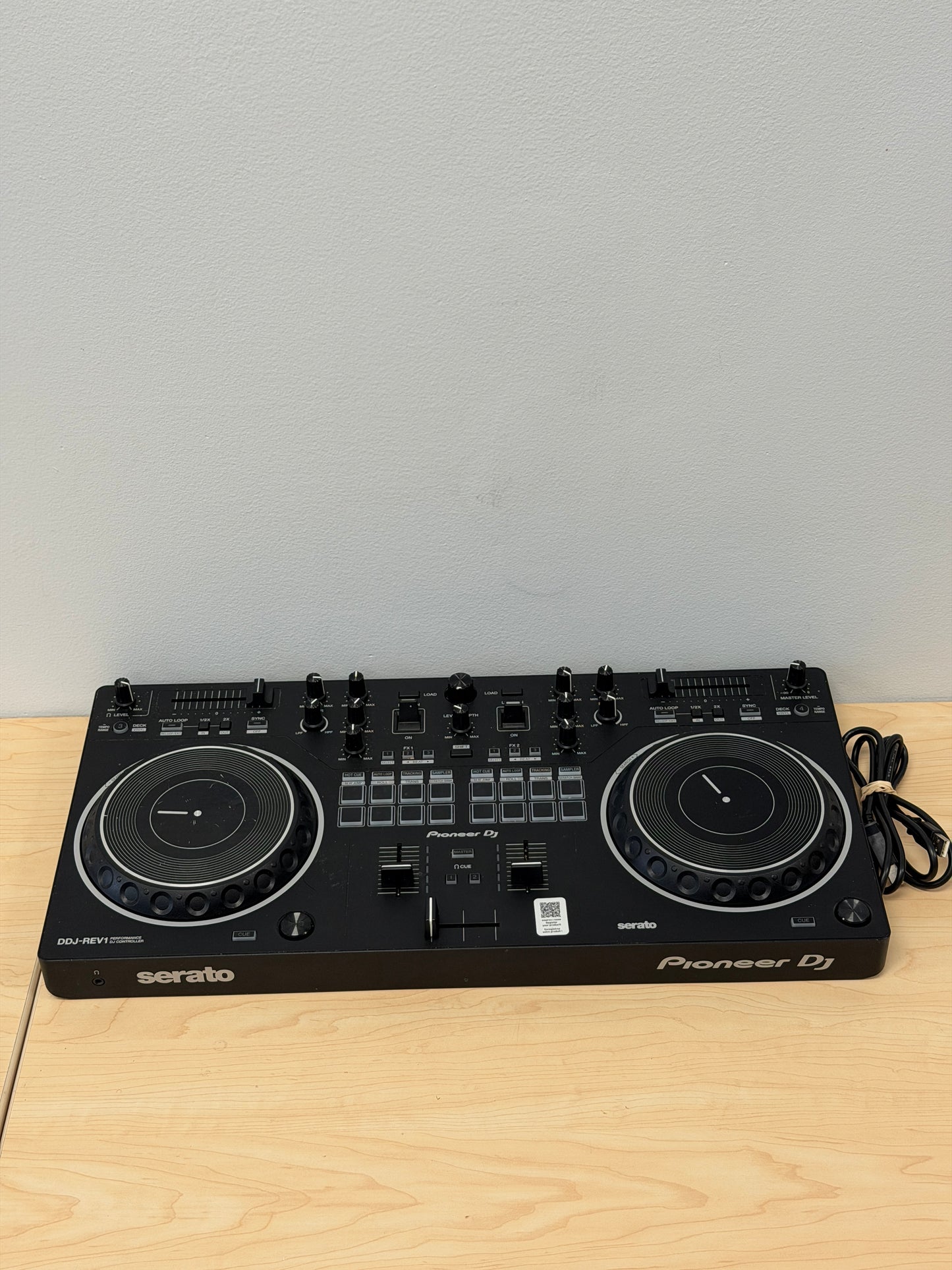 Pioneer DJ DDJ-REV1 2-Deck Serato DJ Controller