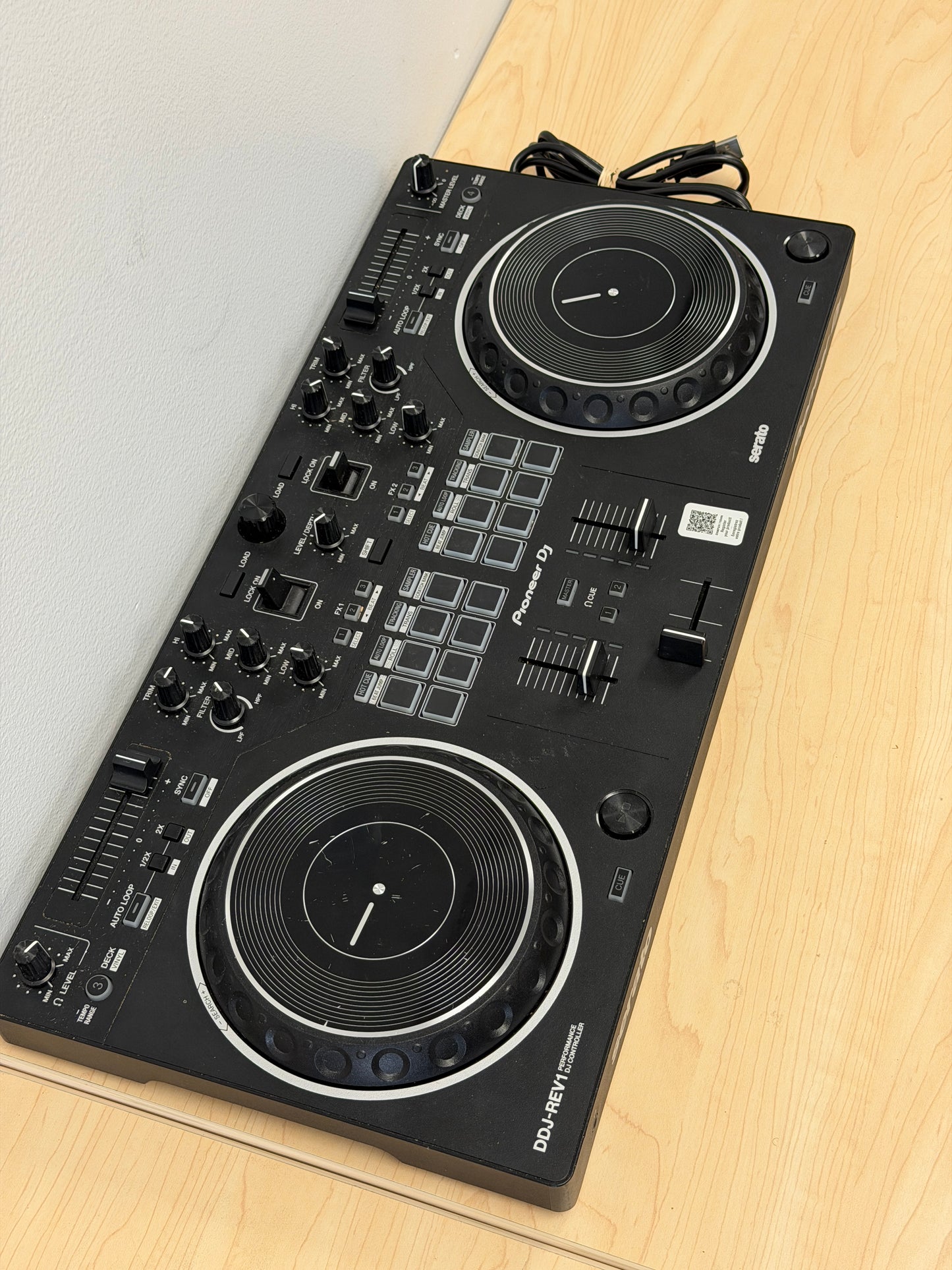 Pioneer DJ DDJ-REV1 2-Deck Serato DJ Controller