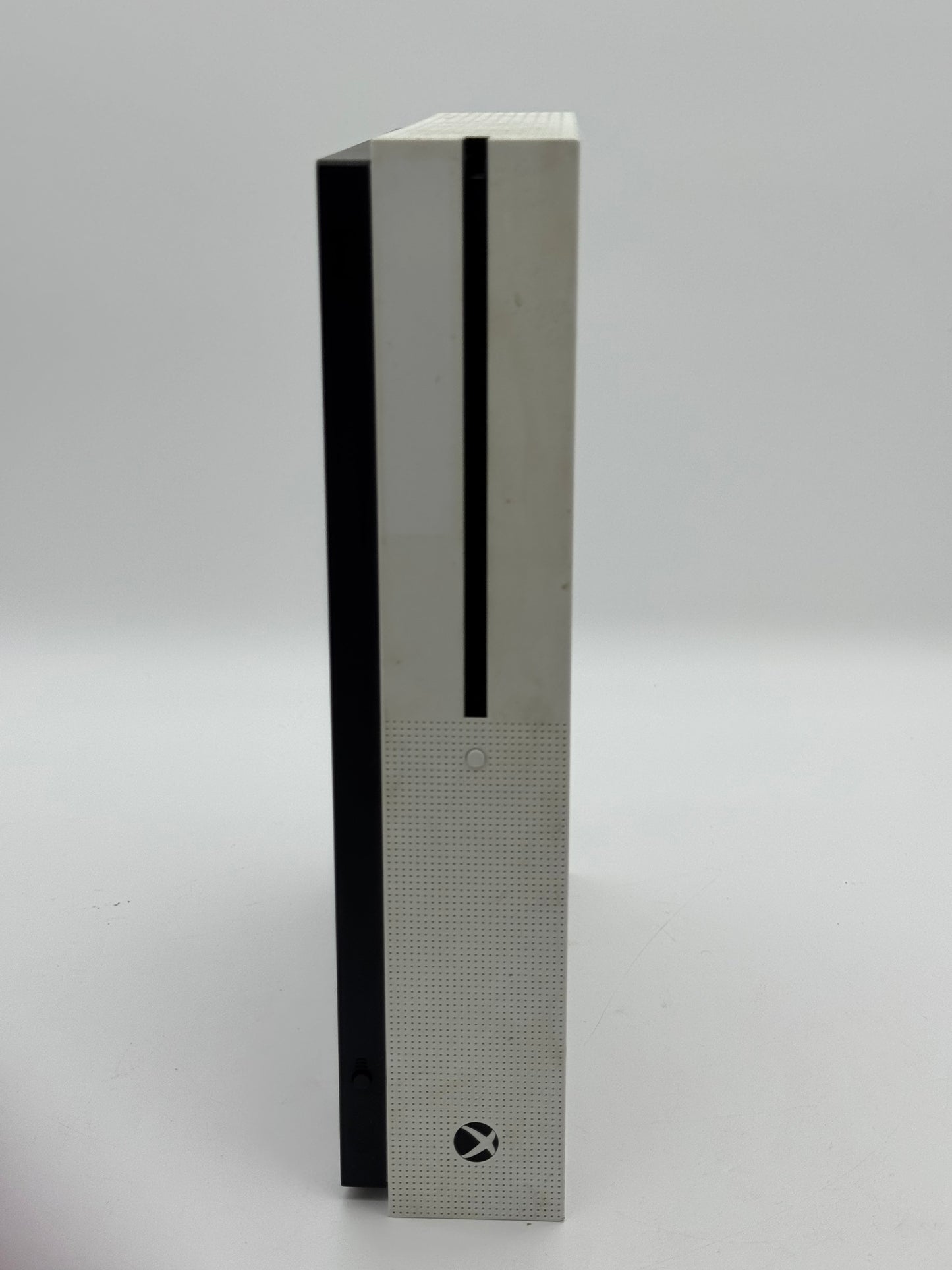 NY04-21073 - Microsoft Xbox One S 1681 500GB Video Game System White - BAD HDMI