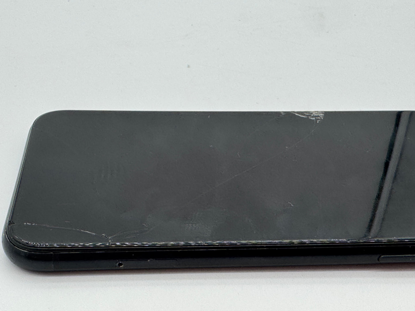 Apple iPhone XR 32GB Black - Broken Front Screen - Clean IMEI