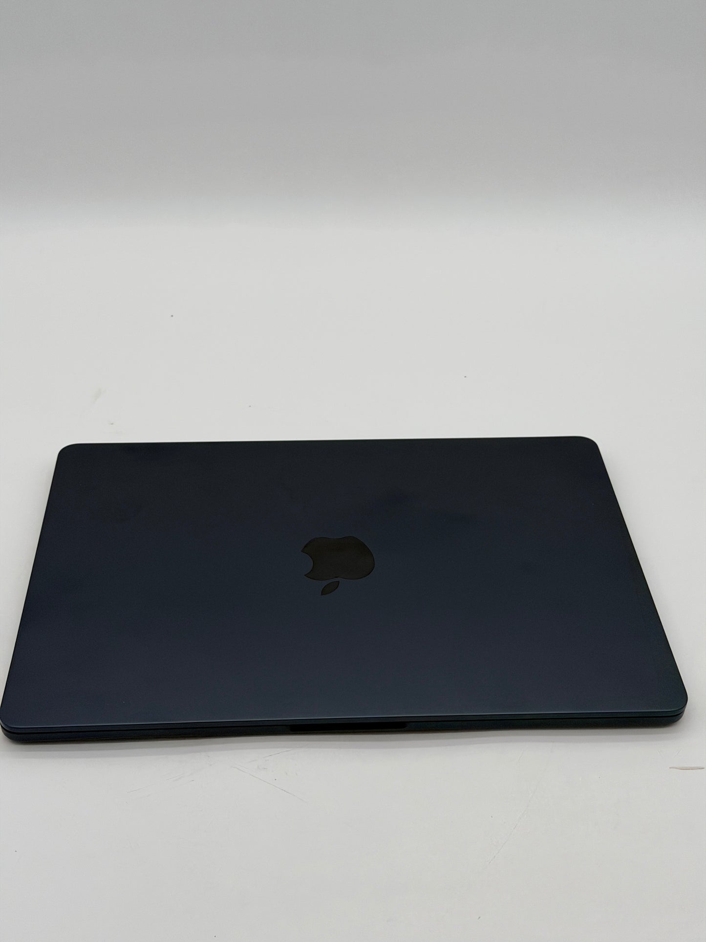 Apple MacBook Air 13.6" M2 8 Core 8GB RAM 256GB SSD Screen Broken