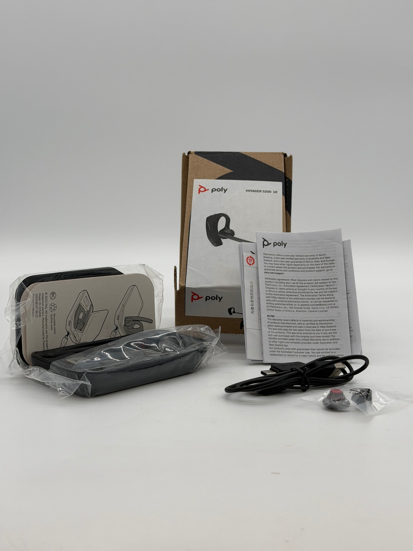 Voyager 5200 UC Plantronics by Poly Wireless Headset/Charging Case 206110-102