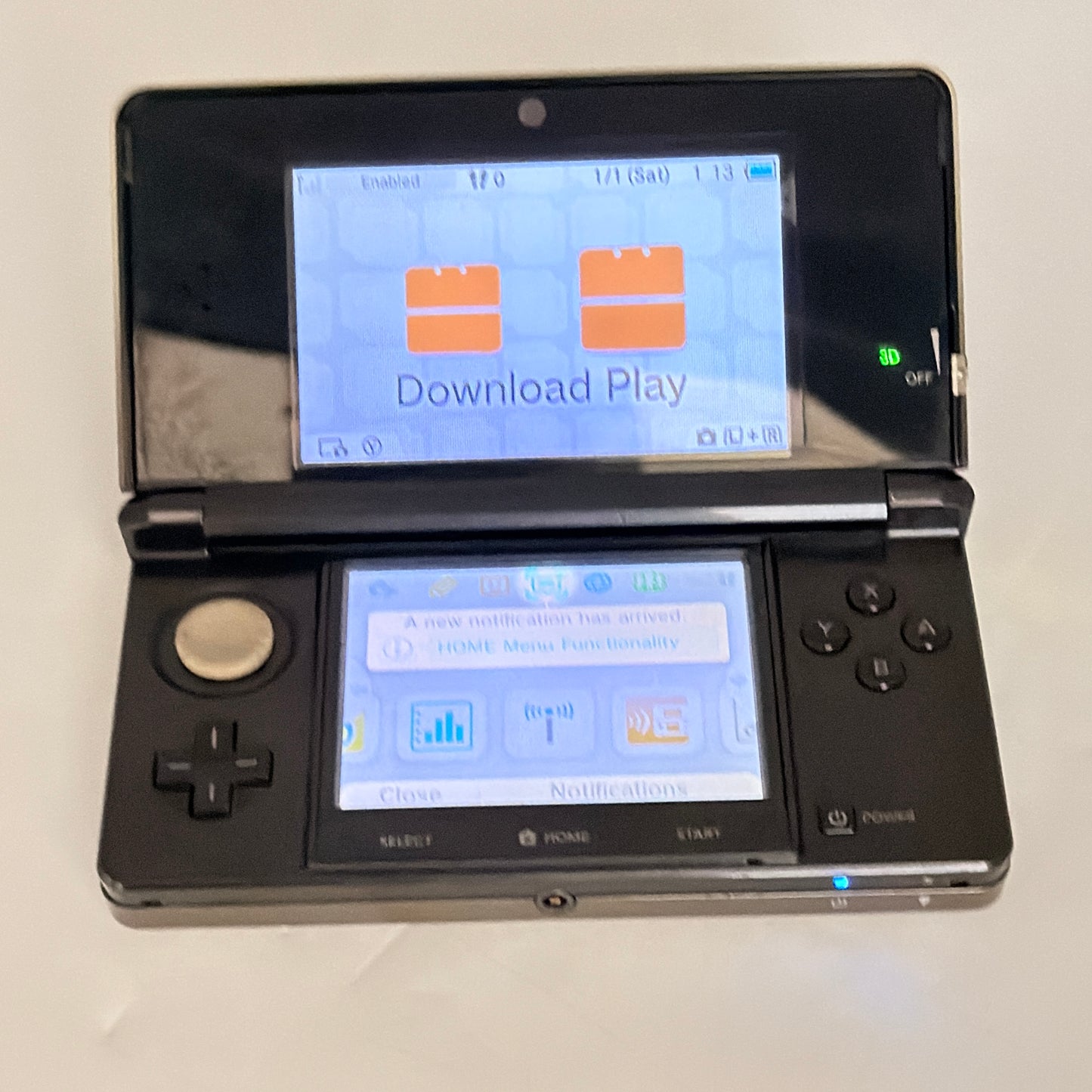 Nintendo 3DS Handheld System Gray CTR-001 w Pokemon HeartGold Game - Tested