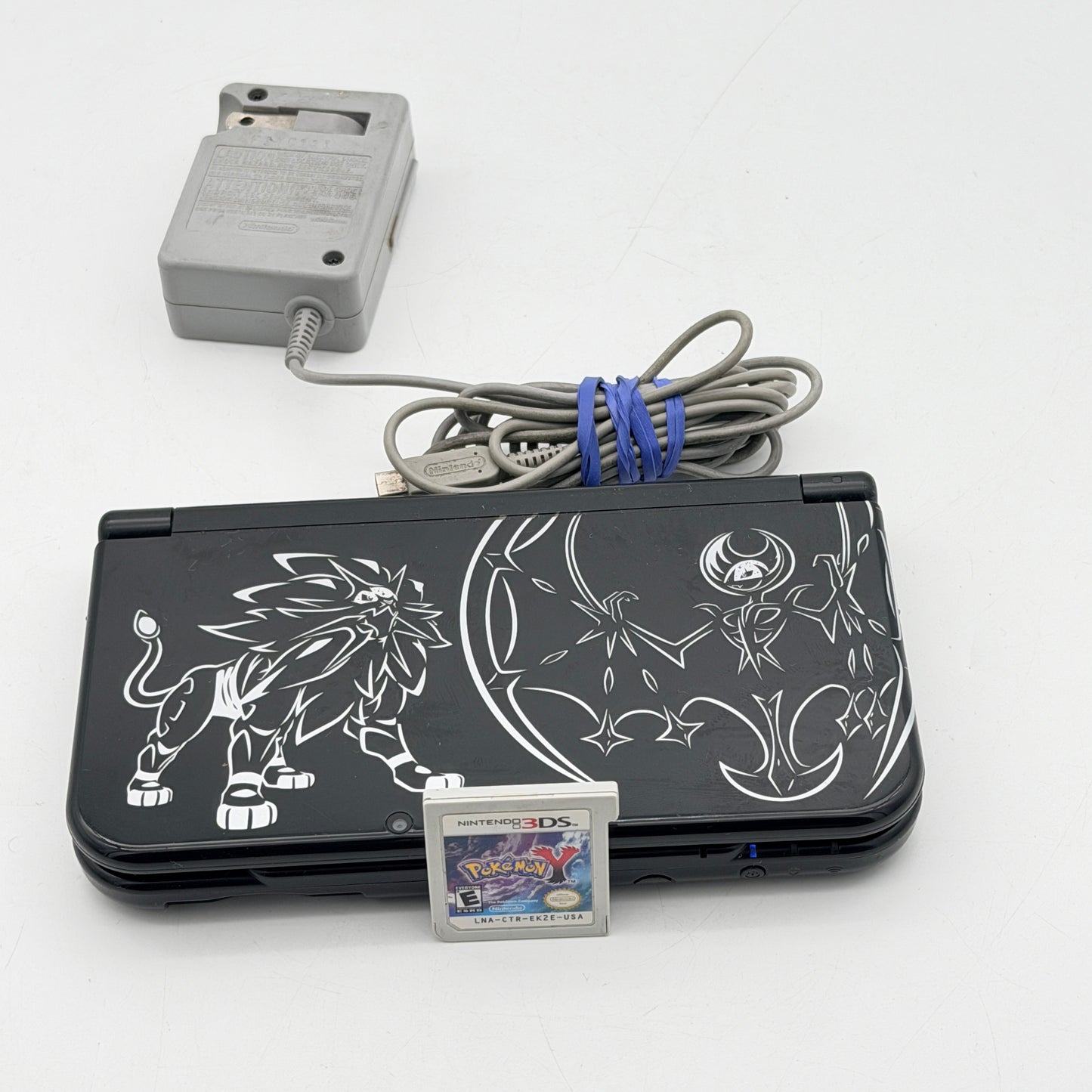 Nintendo New 3DS XL Solgaleo Lunala Edition Console Pokemon Y Charger Stylus