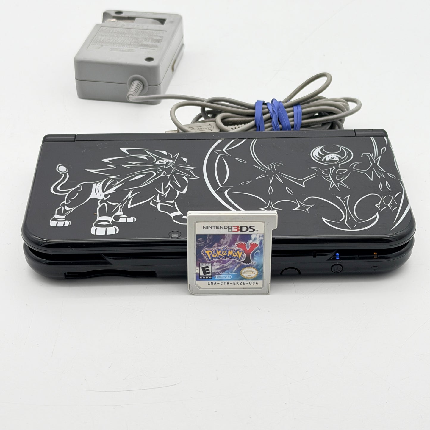 Nintendo New 3DS XL Solgaleo Lunala Edition Console Pokemon Y Charger Stylus