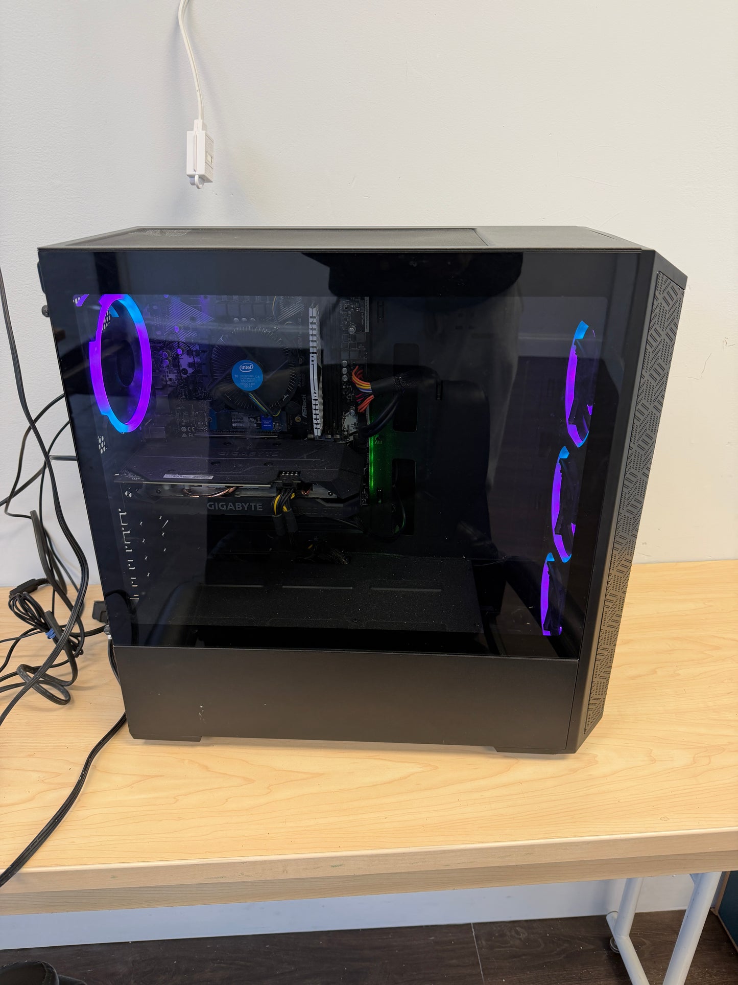 Custom CyberpowerPC Gamer Xtreme VR Gaming PC - Intel i5-10400F, GTX 1660 Super - Used Black