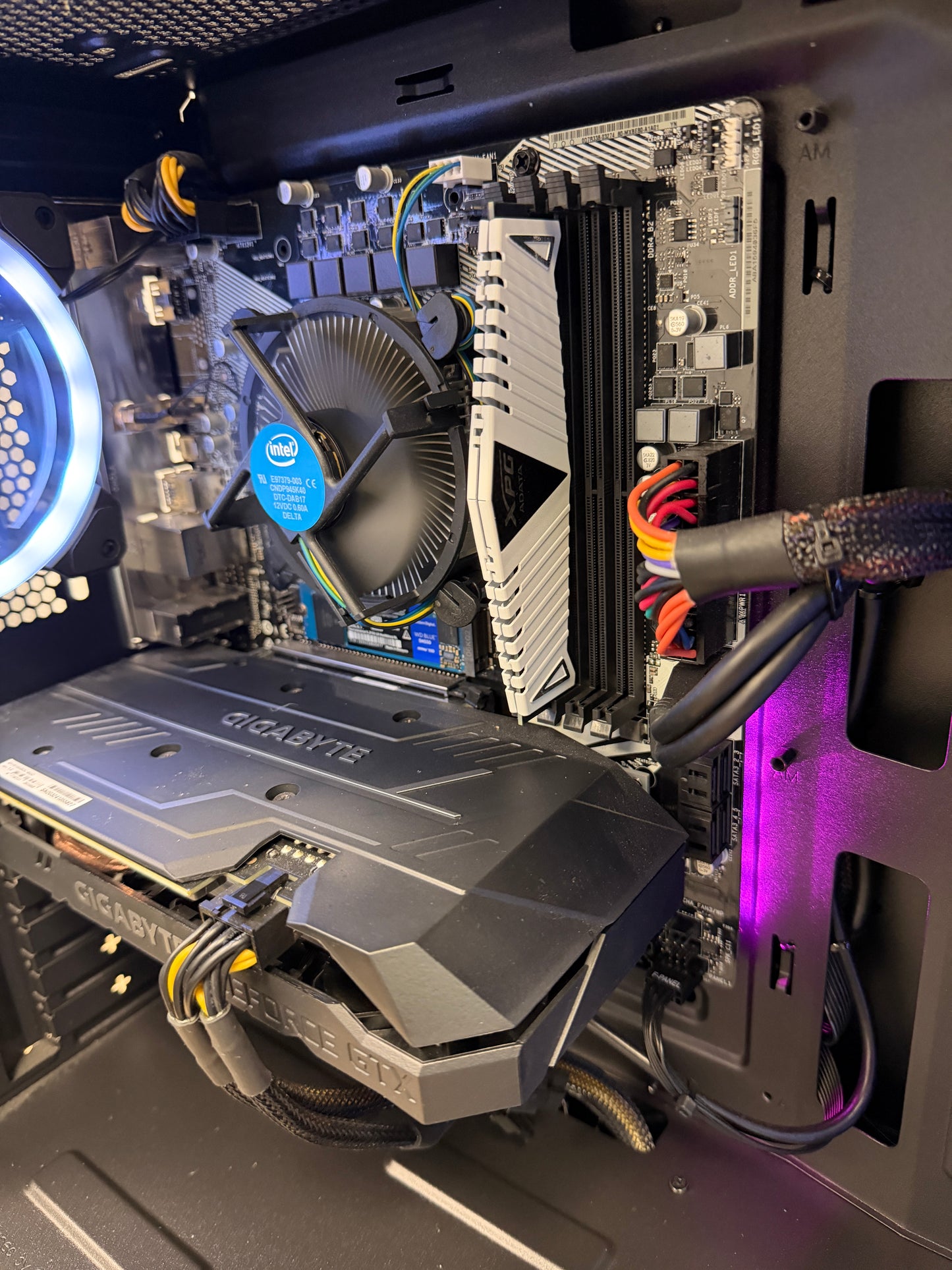 Custom CyberpowerPC Gamer Xtreme VR Gaming PC - Intel i5-10400F, GTX 1660 Super - Used Black