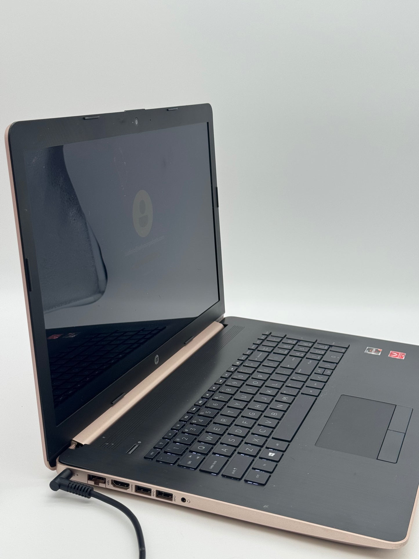HP 17-ca1008cy 17 Inch AMD Ryzen 7 16GB RAM 1TB Laptop Pink Broken HINGE