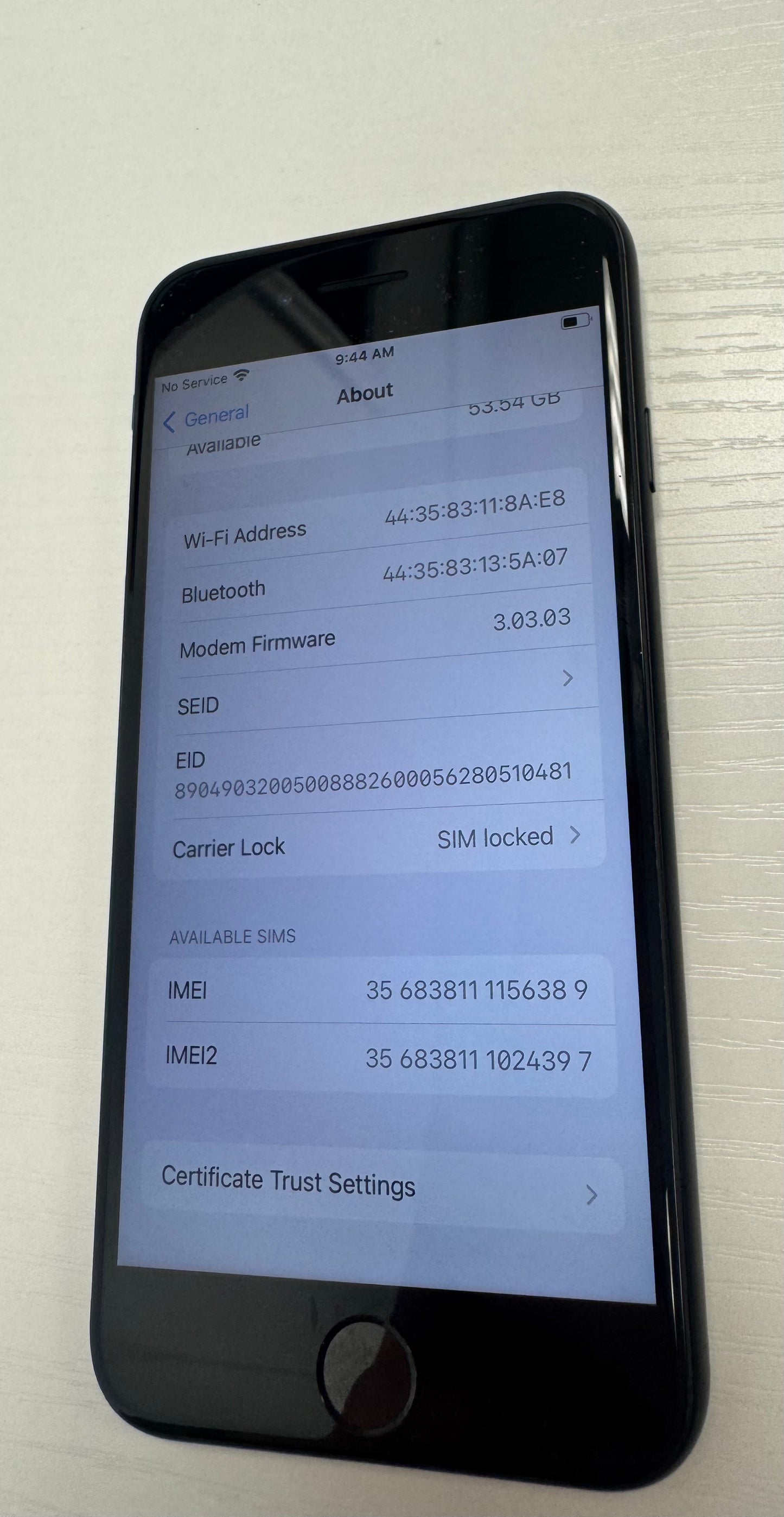 Apple iPhone SE 2nd Gen 4.7" 64GB Black LOCKED TO T-Mobile