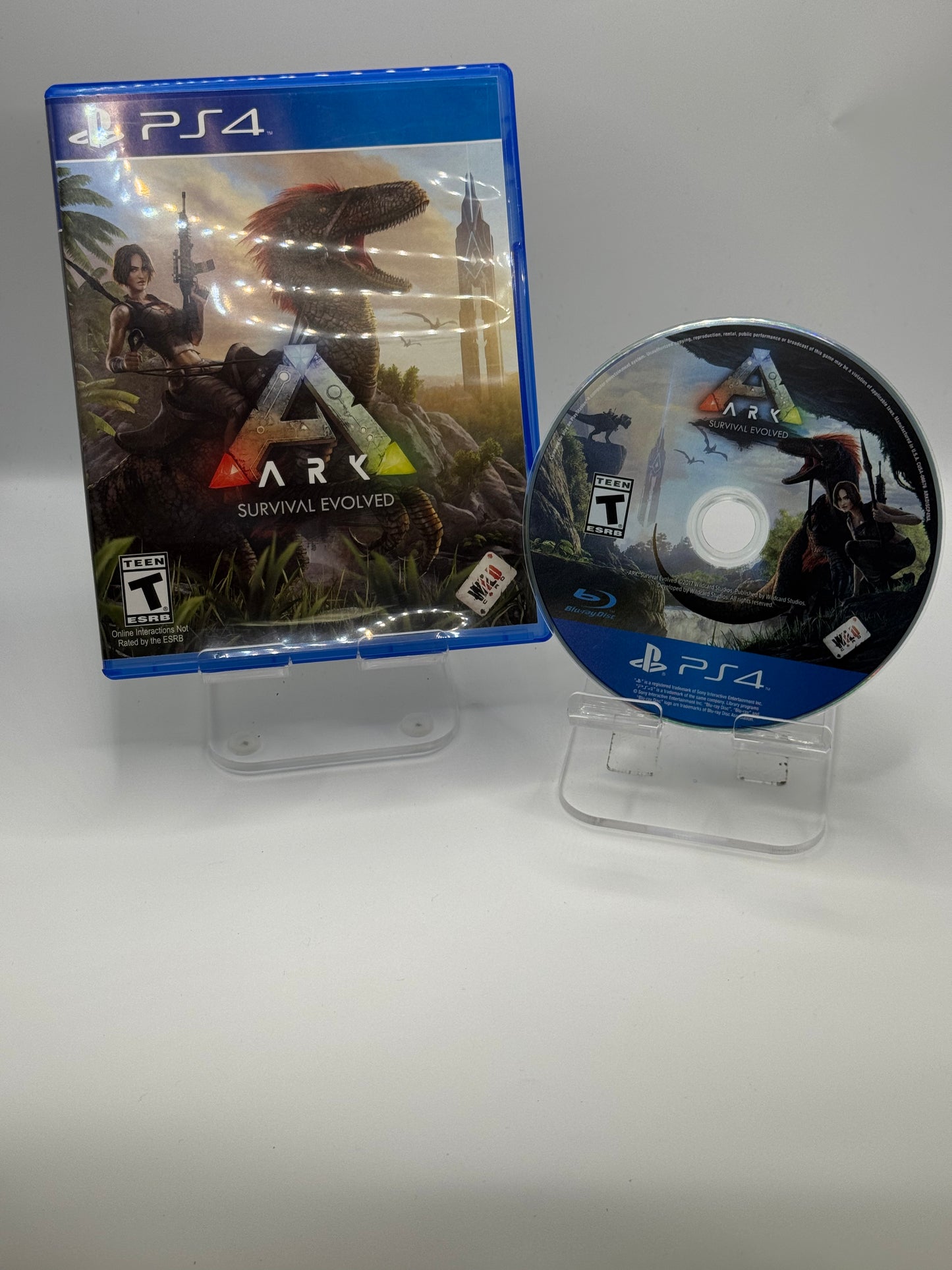 Playstation 4 - Ark Survival Evolved - Used with Box