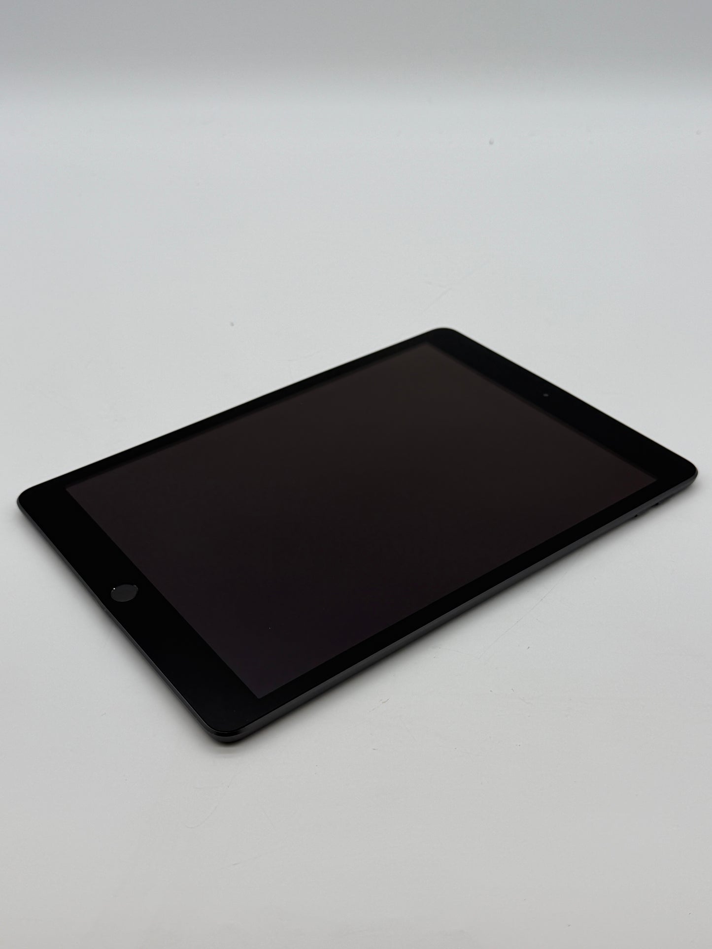 Apple iPad 7th Gen A2197 128GB Space Gray