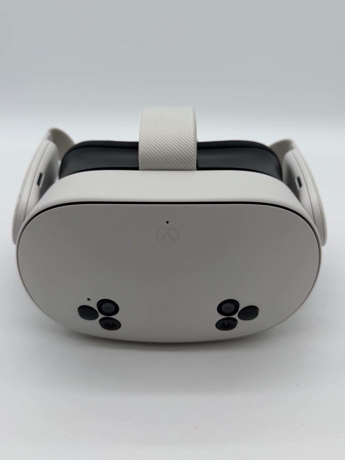 Oculus Quest 3S 128GB White Video Game System -