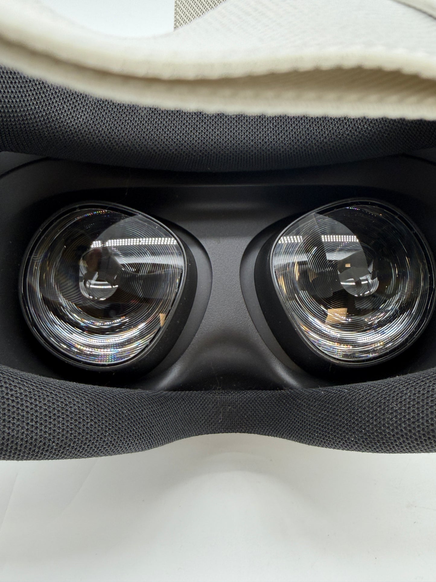 Oculus Quest 3S 128GB White Video Game System -