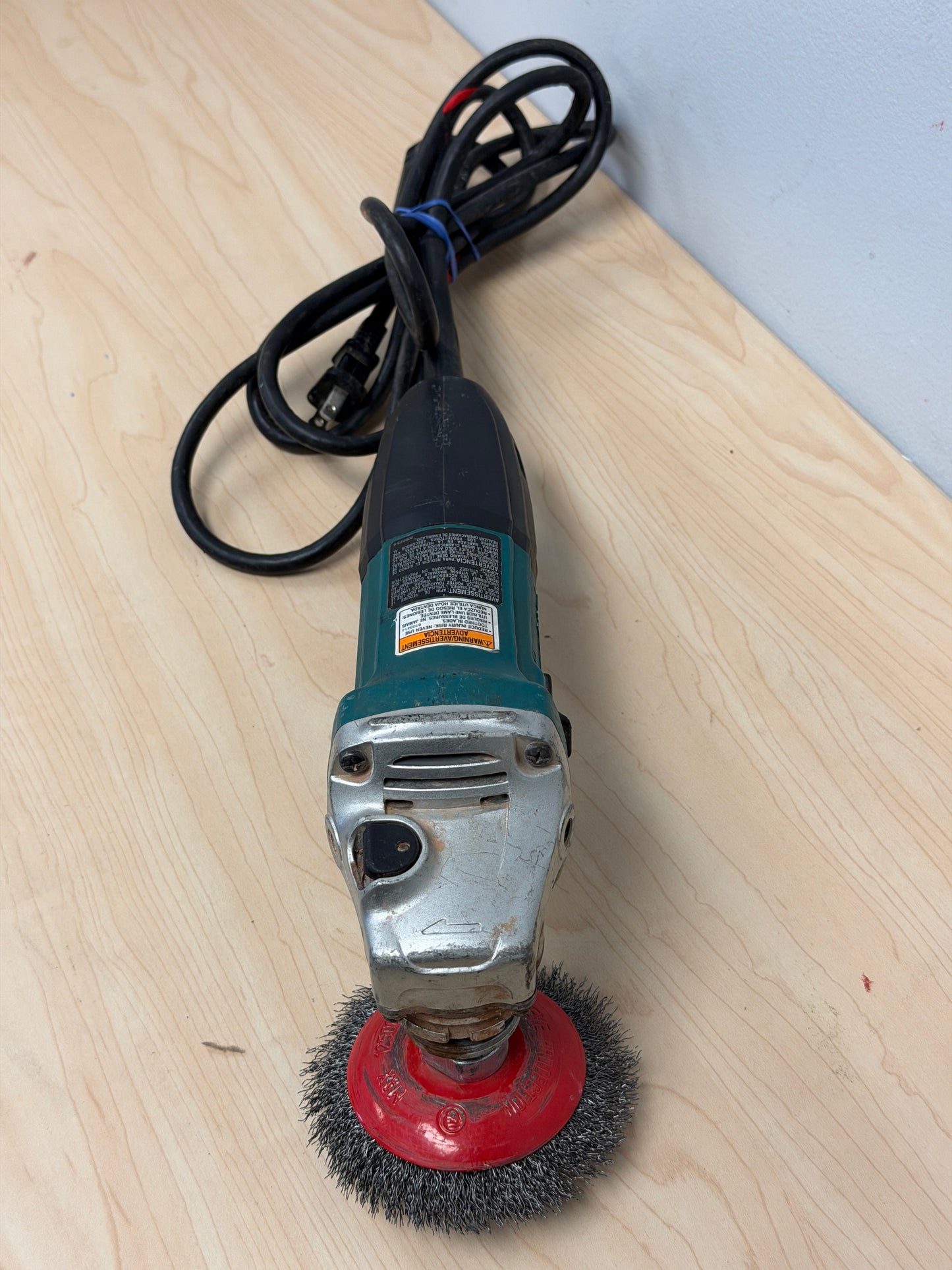 Makita GA4030 4" Corded Angle Grinder Used Tested & Working