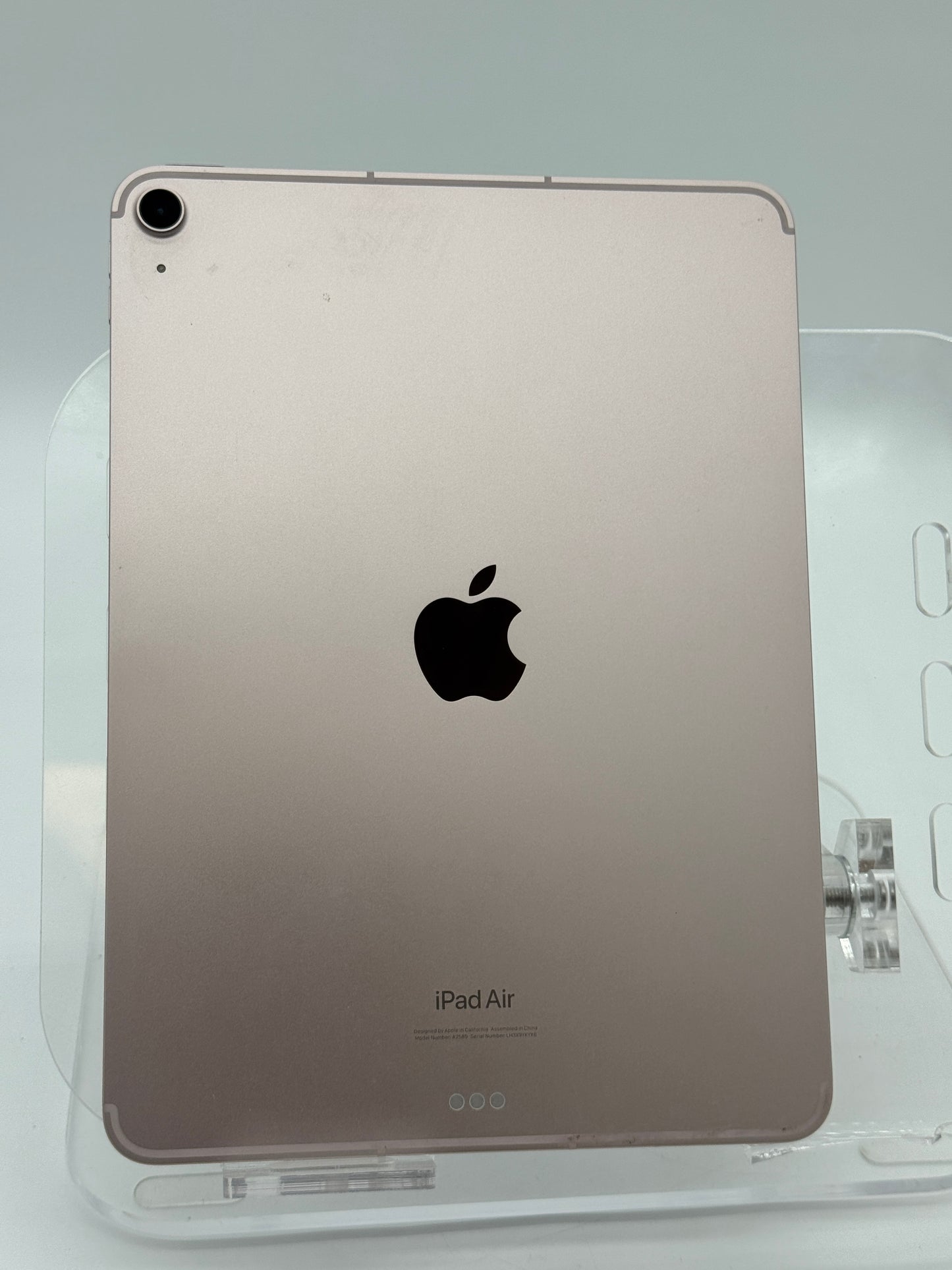 Apple iPad Air (5th Gen) A2589 (2022) - Used - Rose Gold - 64GB Unlocked