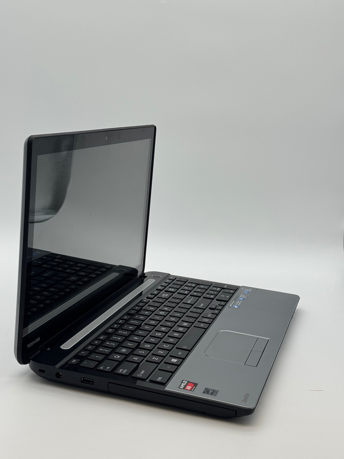 Toshiba Satellite C55DT-A5174 Laptop - Used - A, Gray, 15-inch, AMD A6, 6GB RAM, 512GB