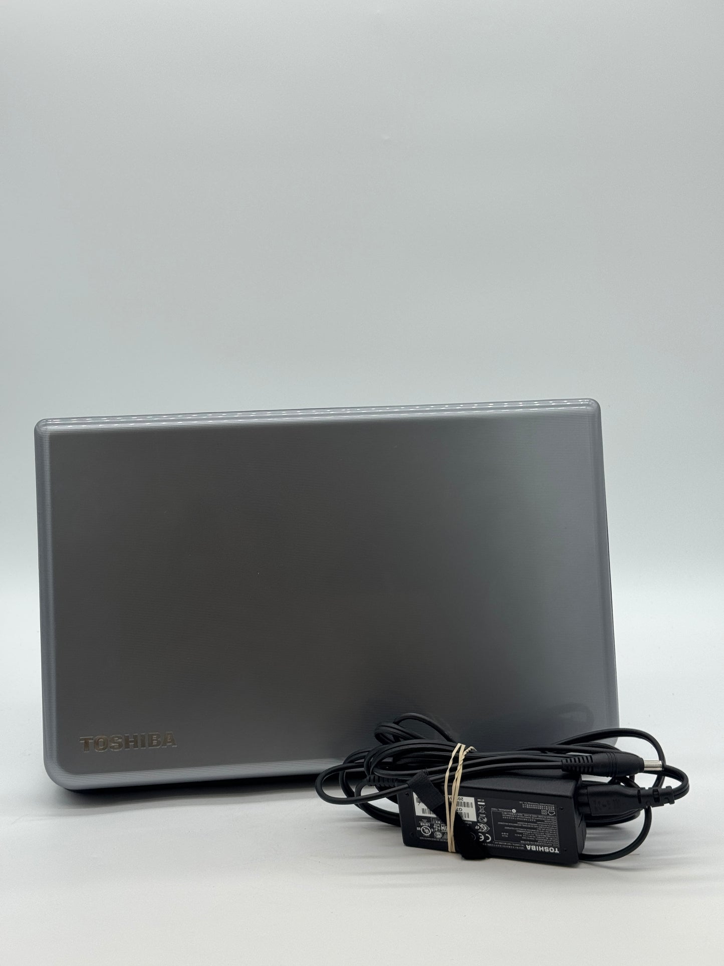 Toshiba Satellite C55DT-A5174 Laptop - Used - A, Gray, 15-inch, AMD A6, 6GB RAM, 512GB