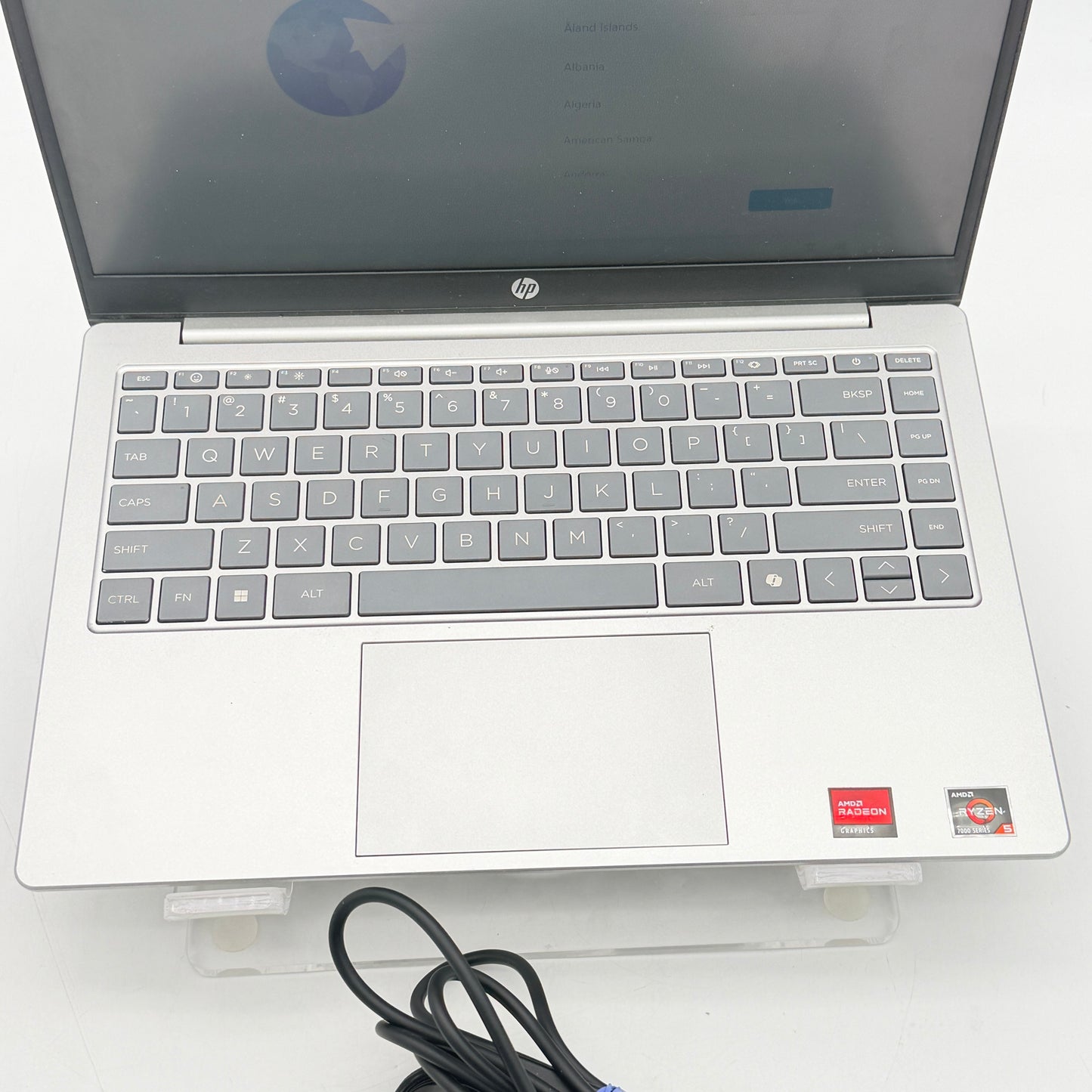 ⁠HP 14-em0536nr  AMD Ryzen 5 7520U 8GB RAM 512GB SSD