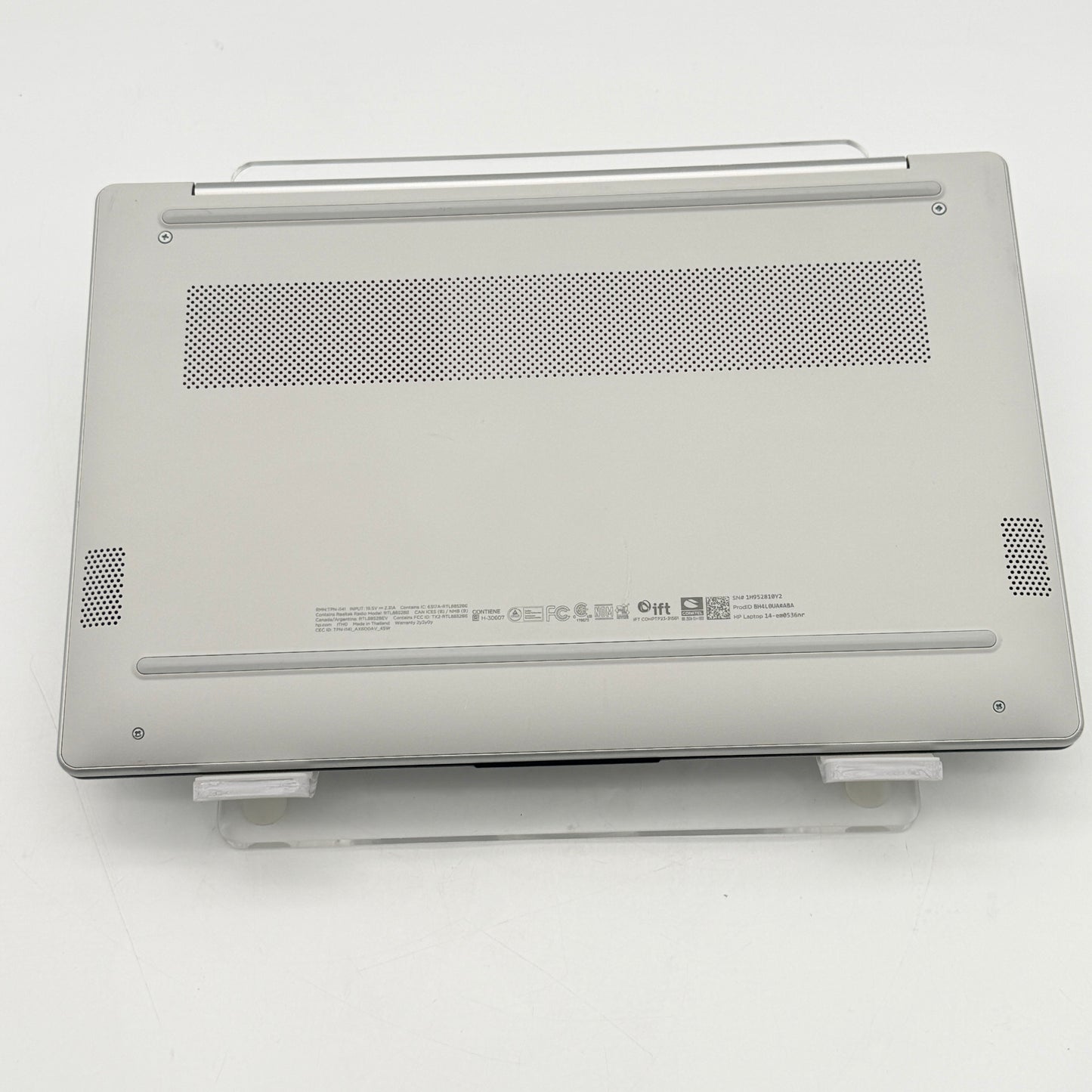 ⁠HP 14-em0536nr  AMD Ryzen 5 7520U 8GB RAM 512GB SSD