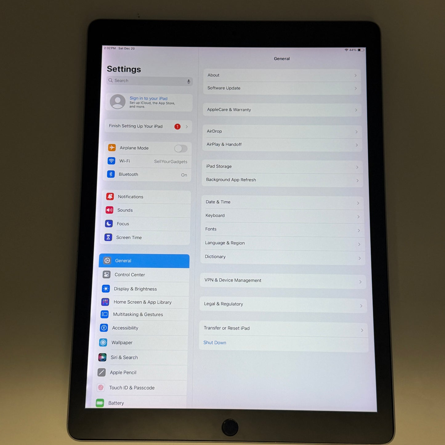 Apple iPad Pro 12.9” 2nd Gen 64GB WiFi Only Gray A1670