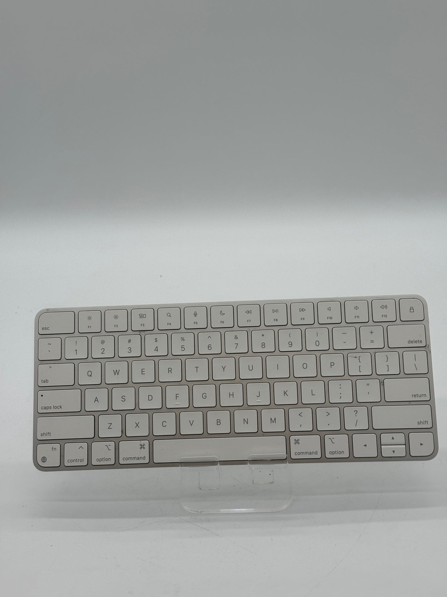 GENUINE Apple Magic Keyboard A2450 Lightning White