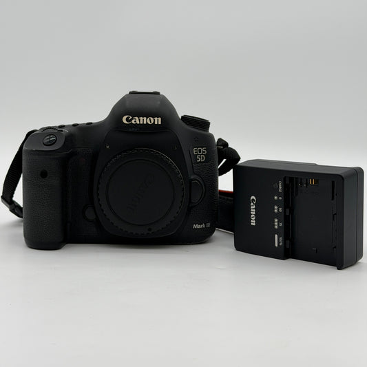 Canon EOS 5D Mark III Digital SLR Camera - Black (Body Only+1 battery and wall charger)