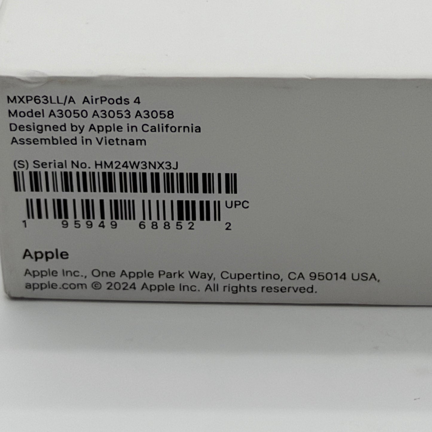Apple AirPods 4 Wireless Bluetooth Earbuds MXP63LL/A 2024 4th Gen - Excellent