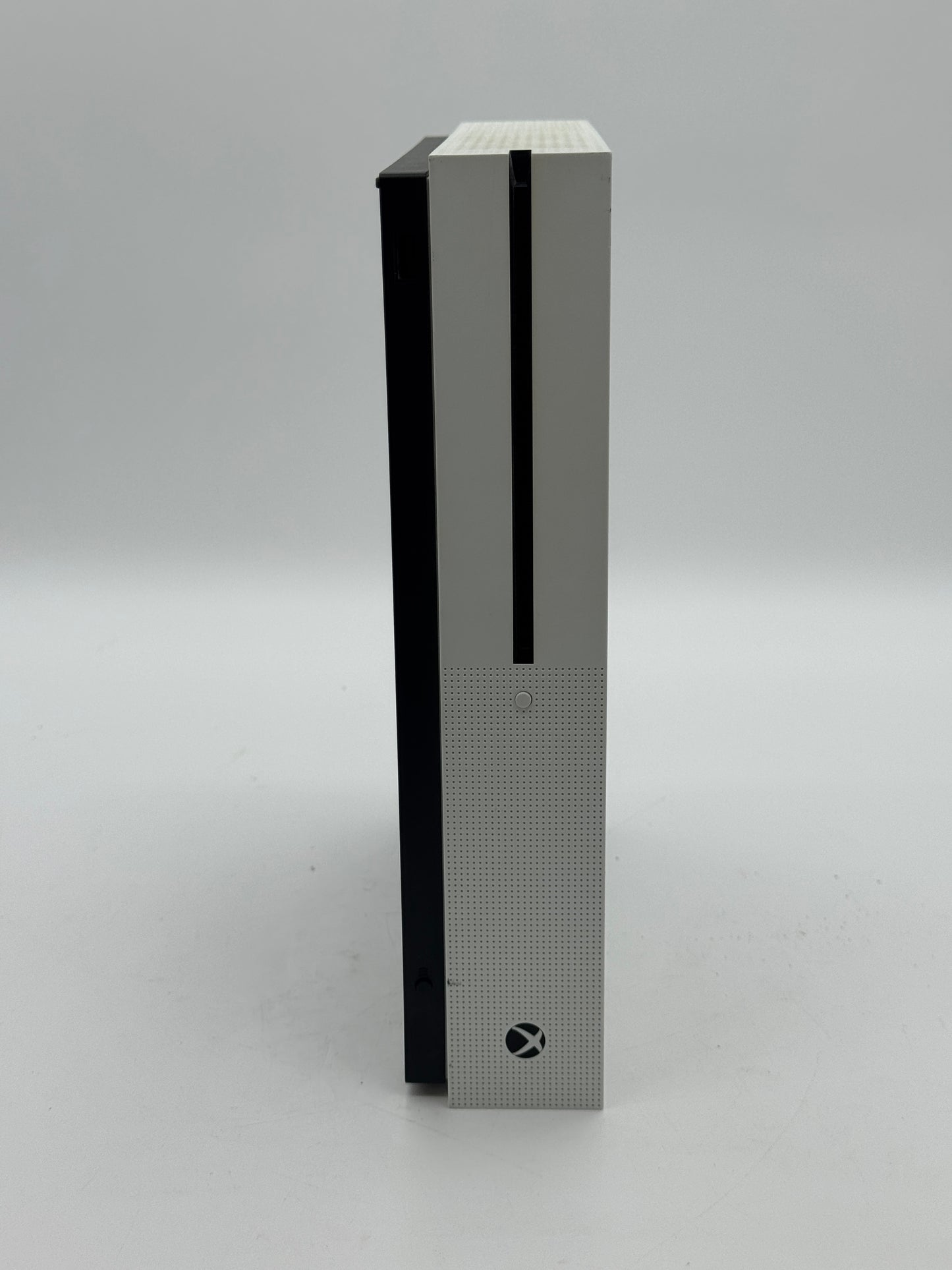 Microsoft Xbox One S (1681) 2016 - 1TB Console Gaming System - White - Used