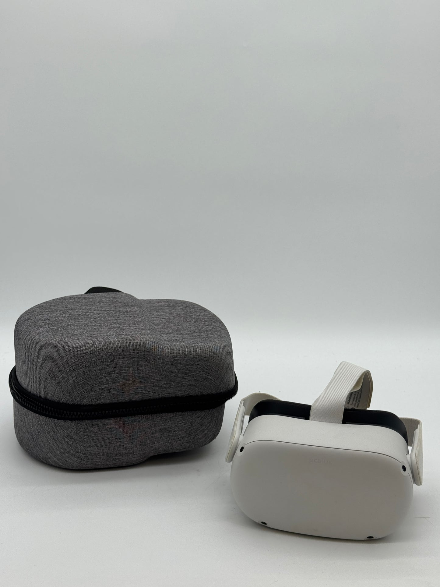 Oculus Quest 2 VR Headset with 2 Controllers (128GB)