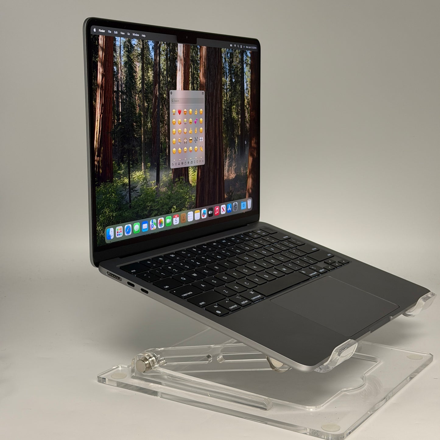 2023 Apple MacBook Air 13" M3 8C GPU 4.0GHz 24GB RAM 512GB SSD MC8M4LL/A
