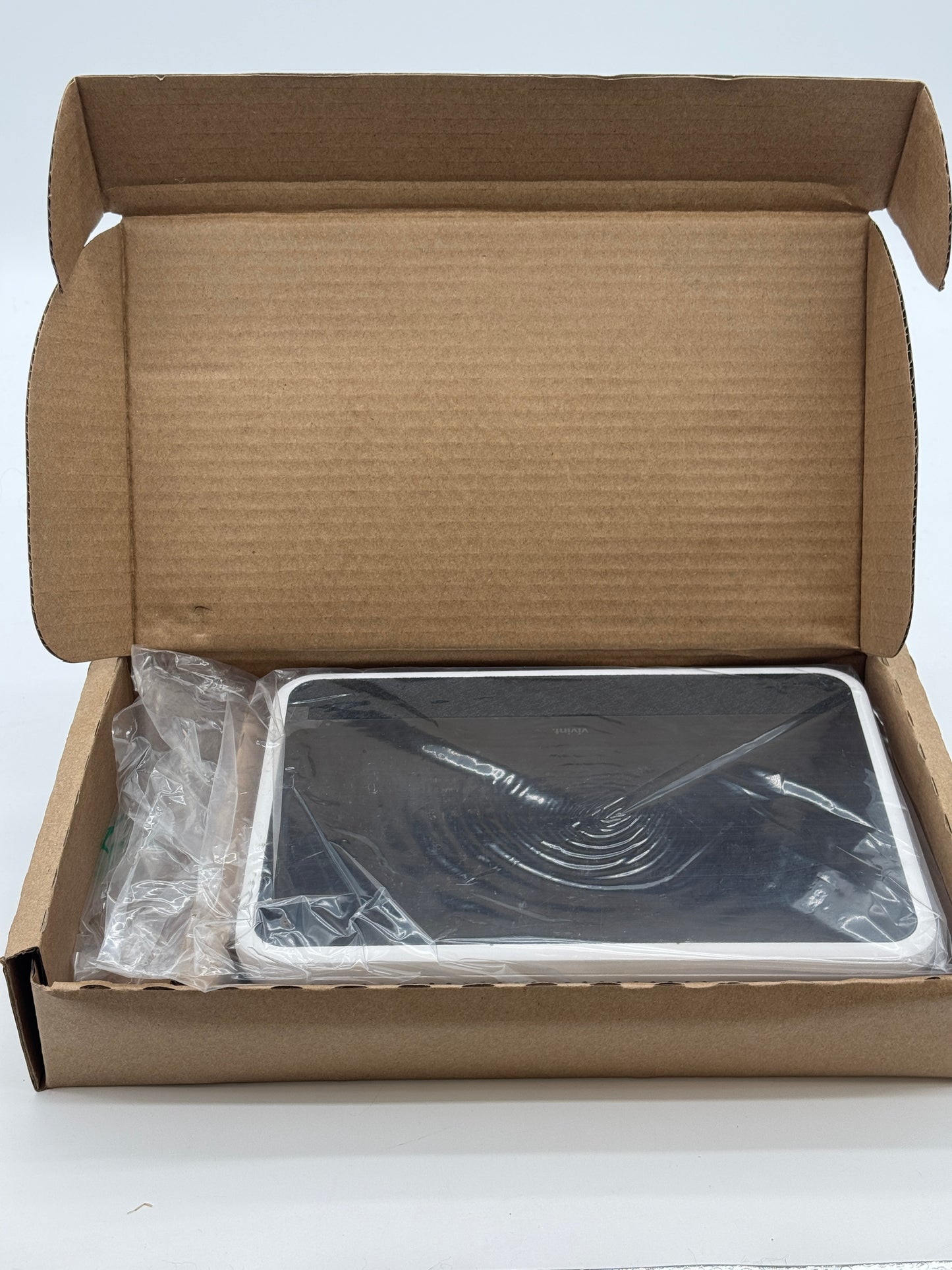 Vivint Smart Hub Touchscreen Control Panel VS-SH2000-C00 White OPEN BOX