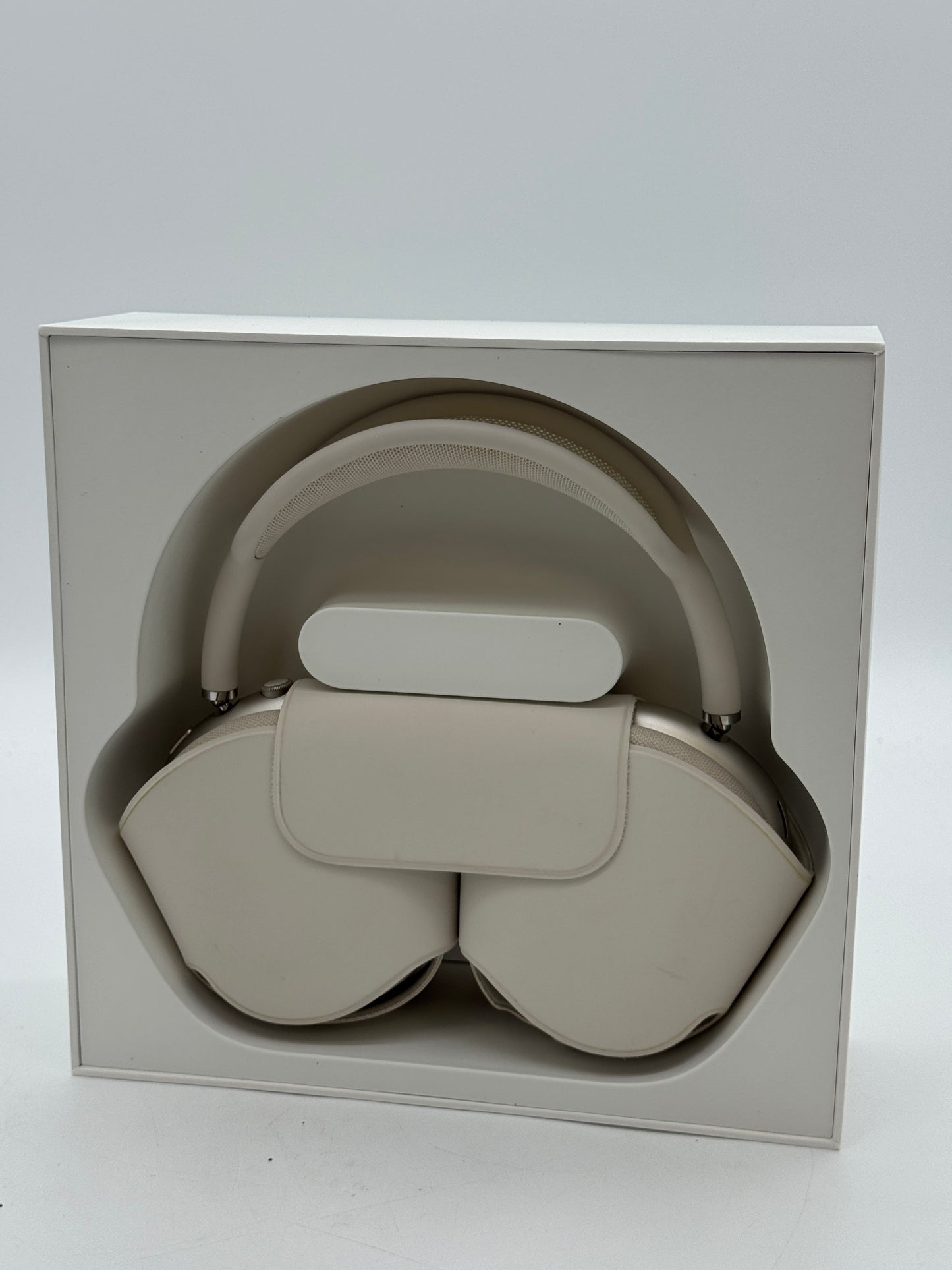 Apple AirPods Max Wireless Over-Ear Headphones Starlight MWW53AM/A