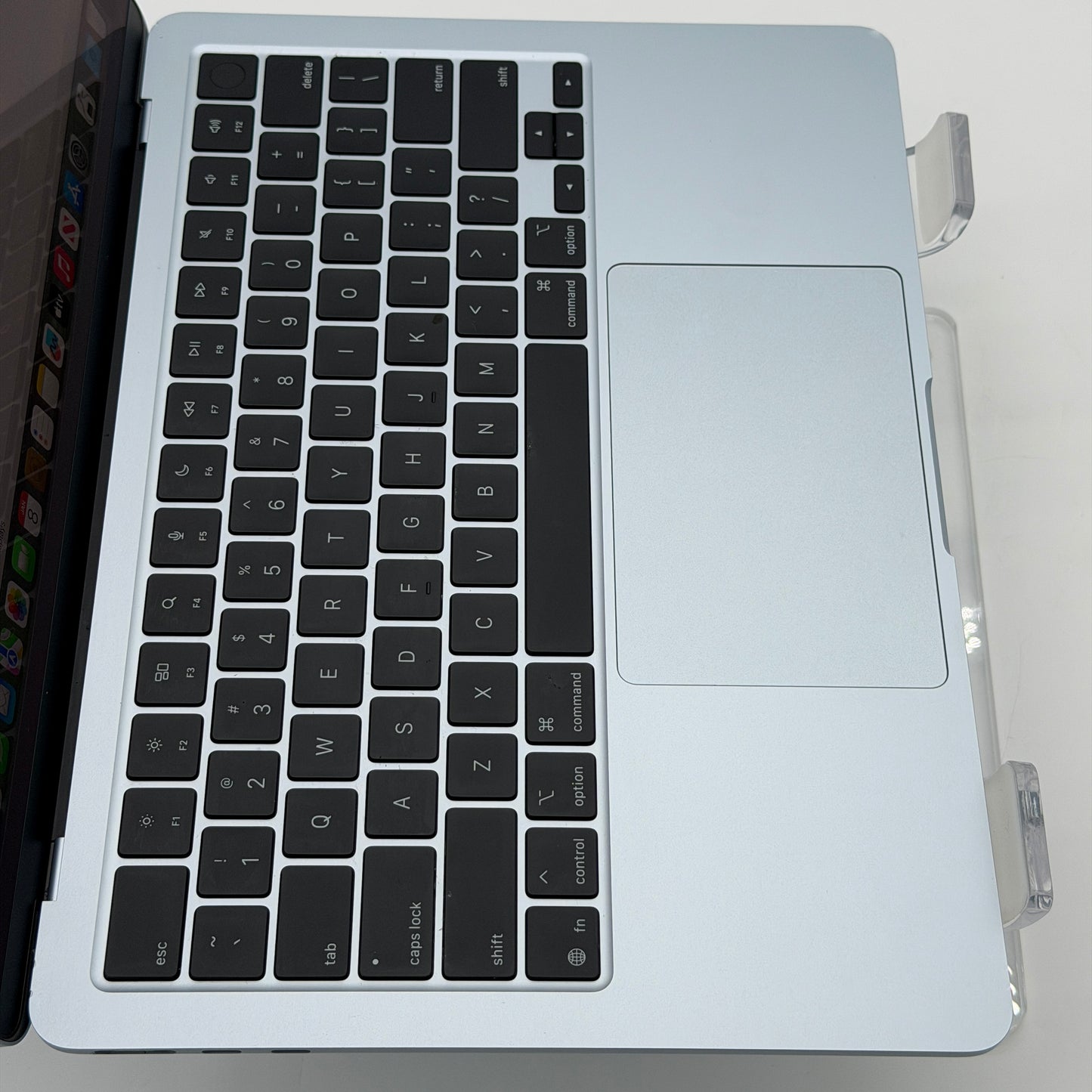 2025 Apple MacBook Air 13.6" M4 10 Core 4.5GHz 16GB RAM 256GB SSD A3240