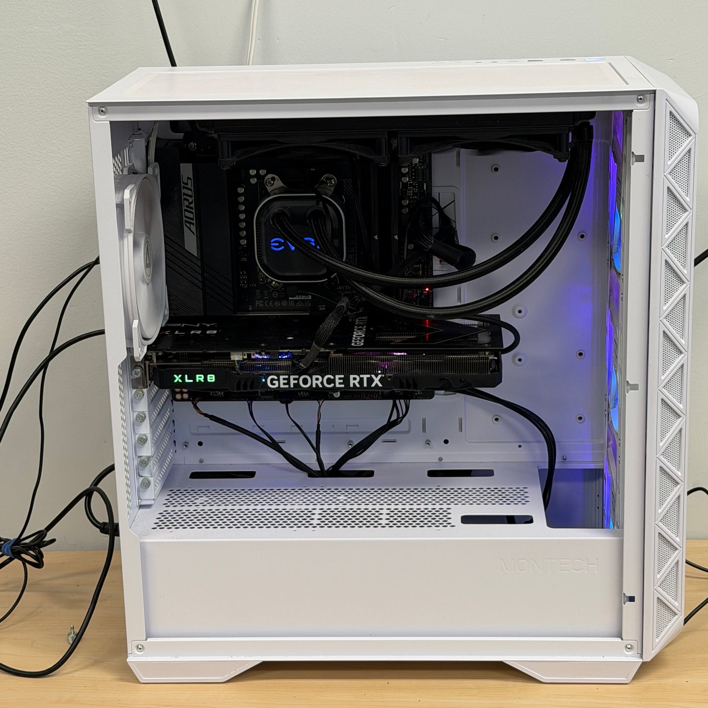Gigabyte Aorus B650 Elite AX/&nbsp;AMD Ryzen 5 7600X3D 6-Core 12-Thread Socket AM5 CPU