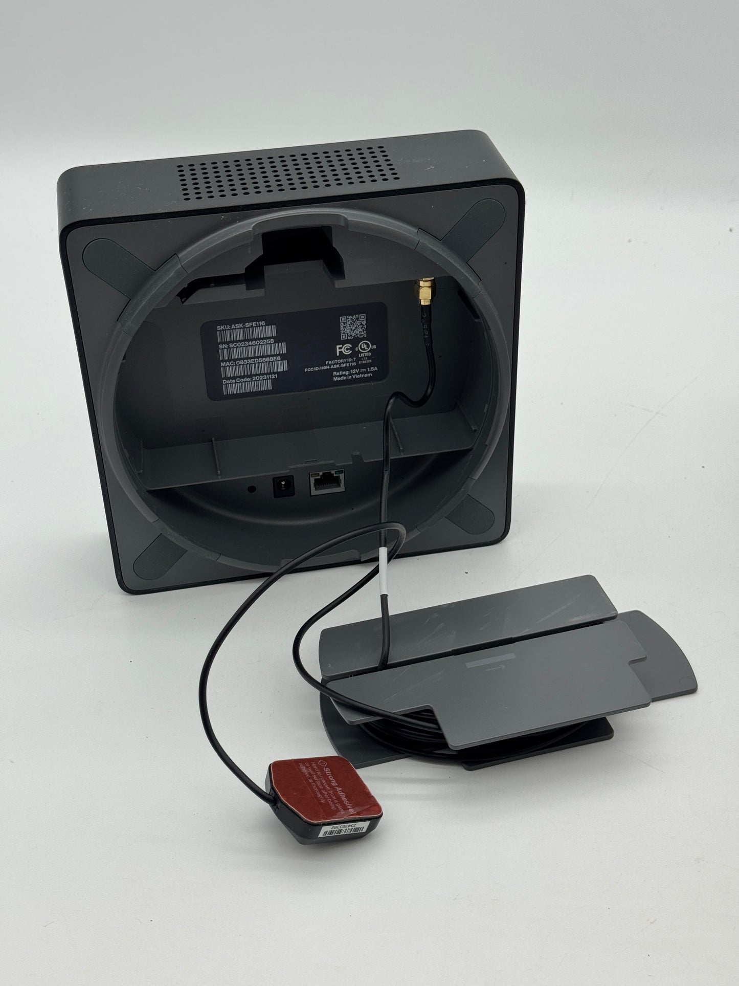 Verizon LTE Network Extender ASK-SFE116 Gray - Used With Box