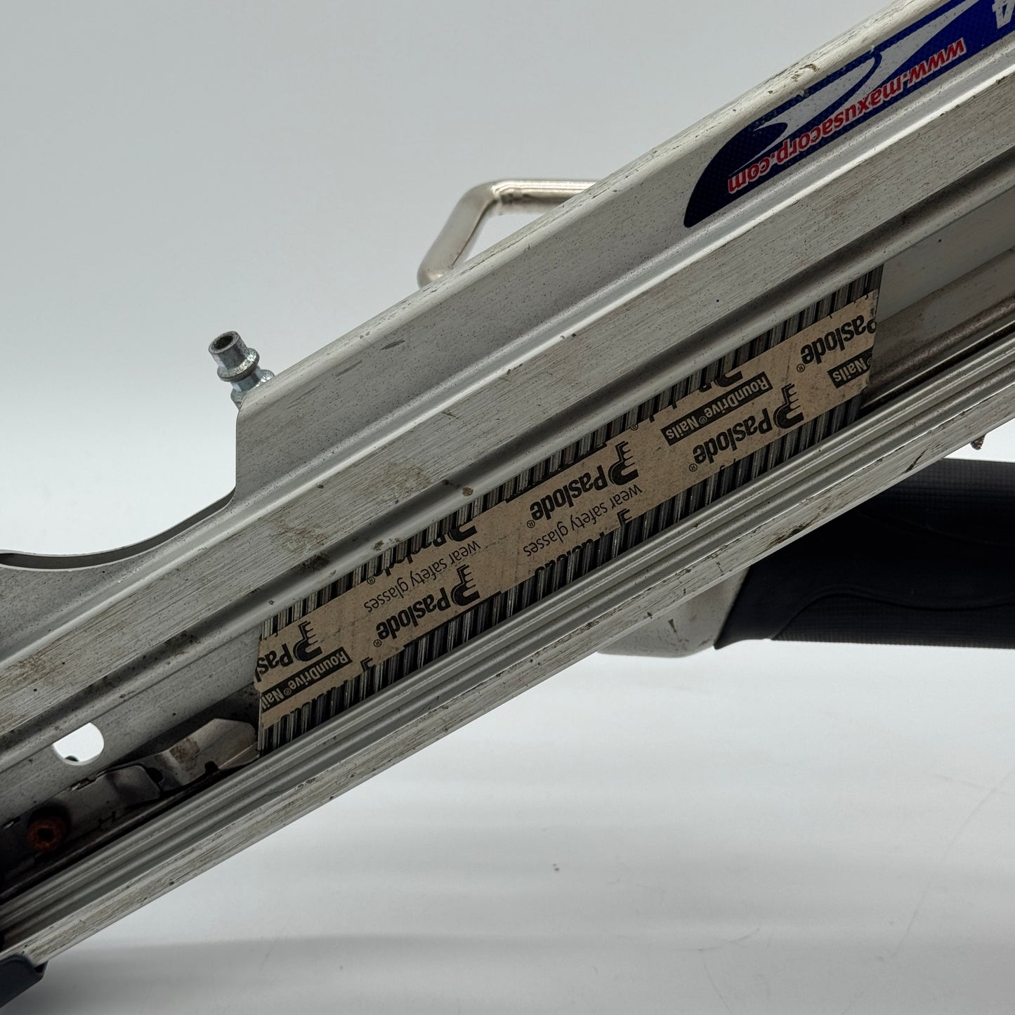 MaX Superframer Pneumatic 34-Degree Clipped Head Framing Nailer