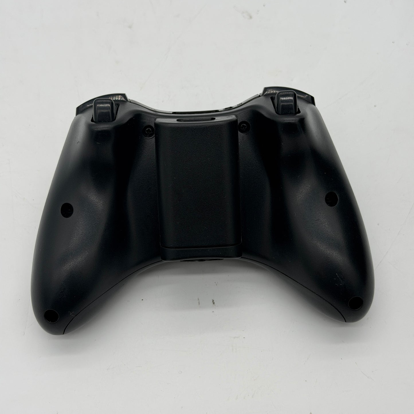 Microsoft Xbox 360 S 200GB Console - Black (1439) with power & original controller
