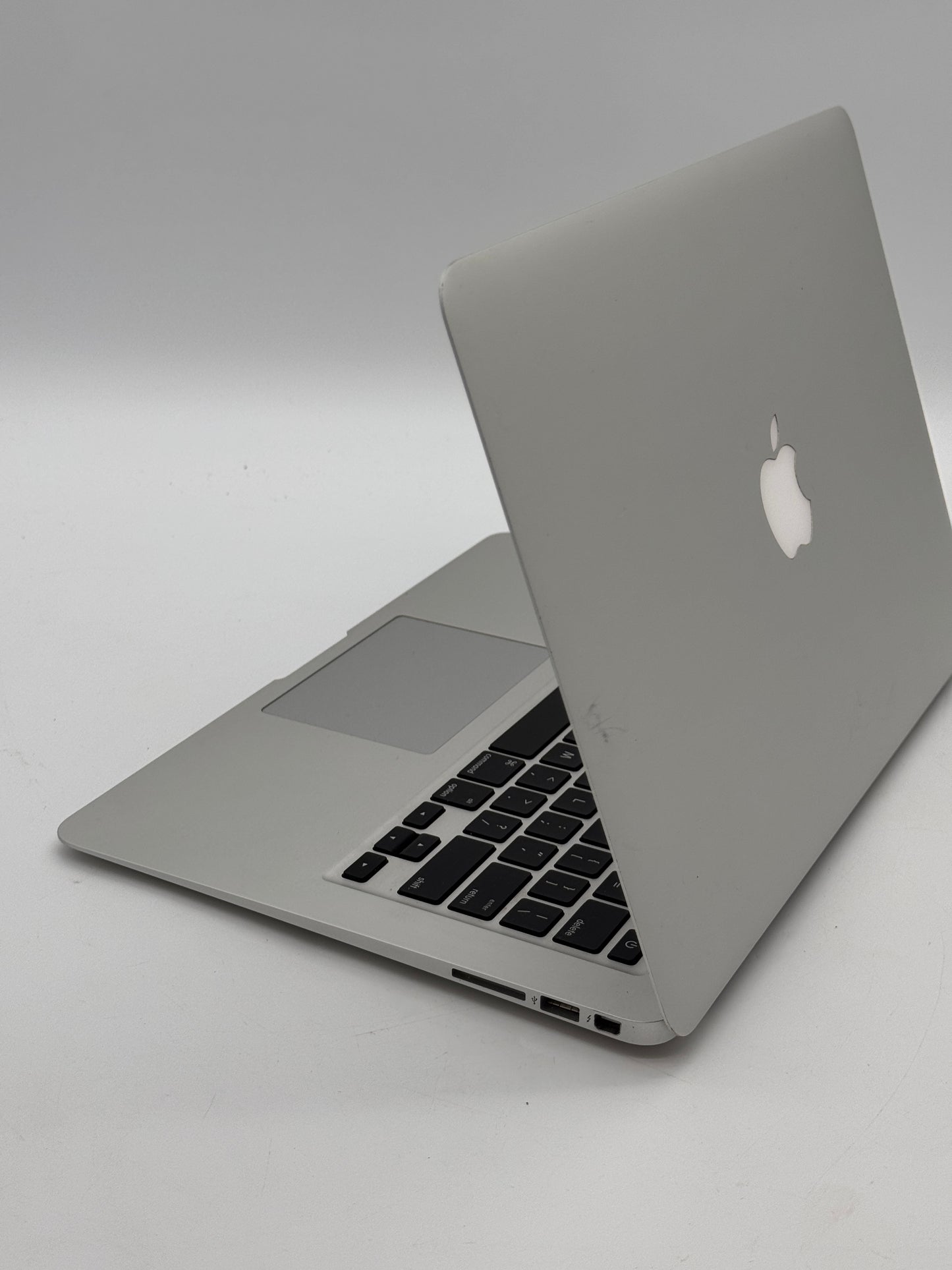 Apple MacBook Air 13" A1466 2015 - Broken - Silver
